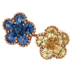 Anillo de doble flor con zafiros azules y amarillos en oro rosa de 18 quilates, 4,36 quilates