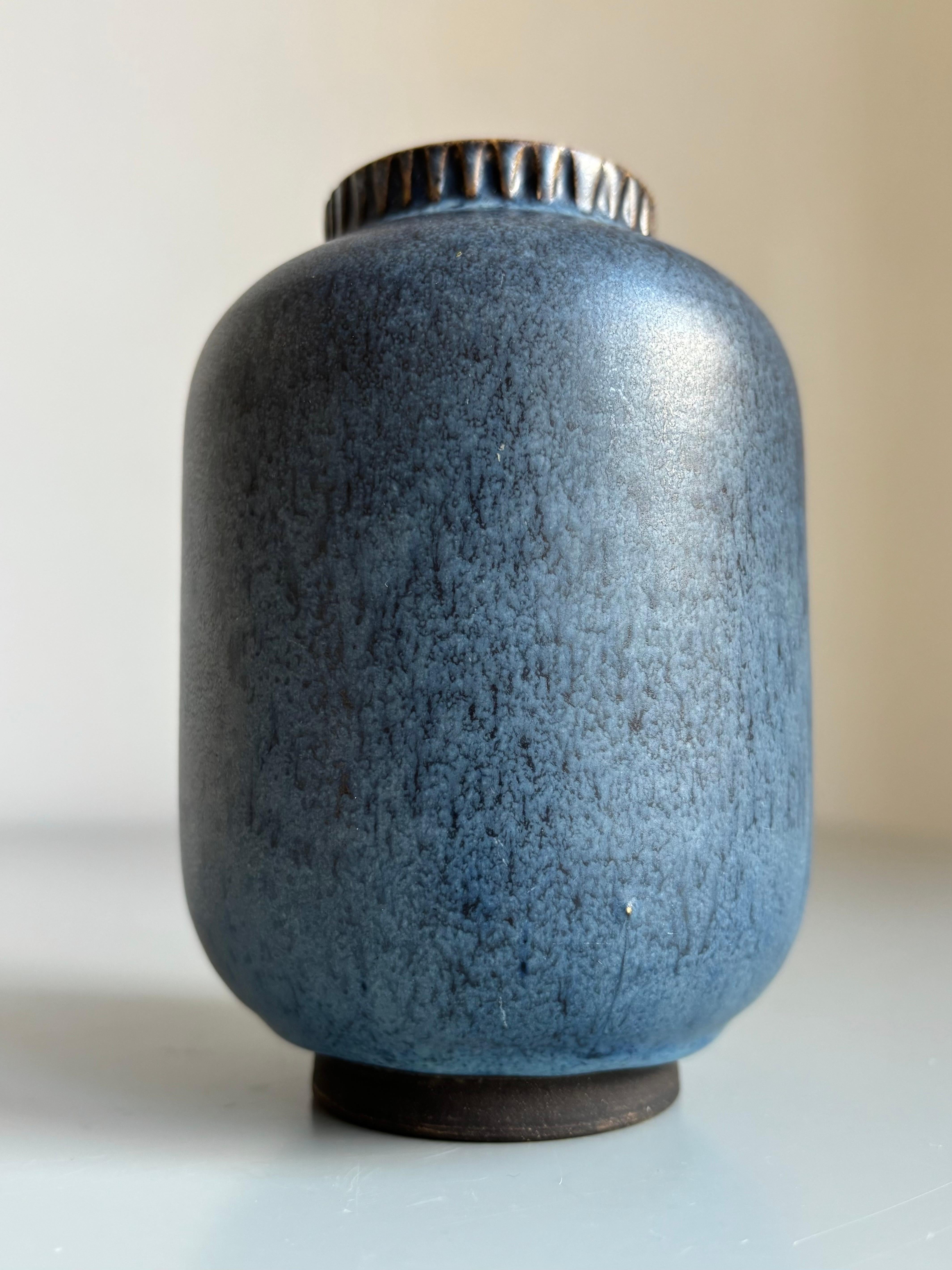 Vaso in ceramica blu Yourstone, anni '60 in vendita 3