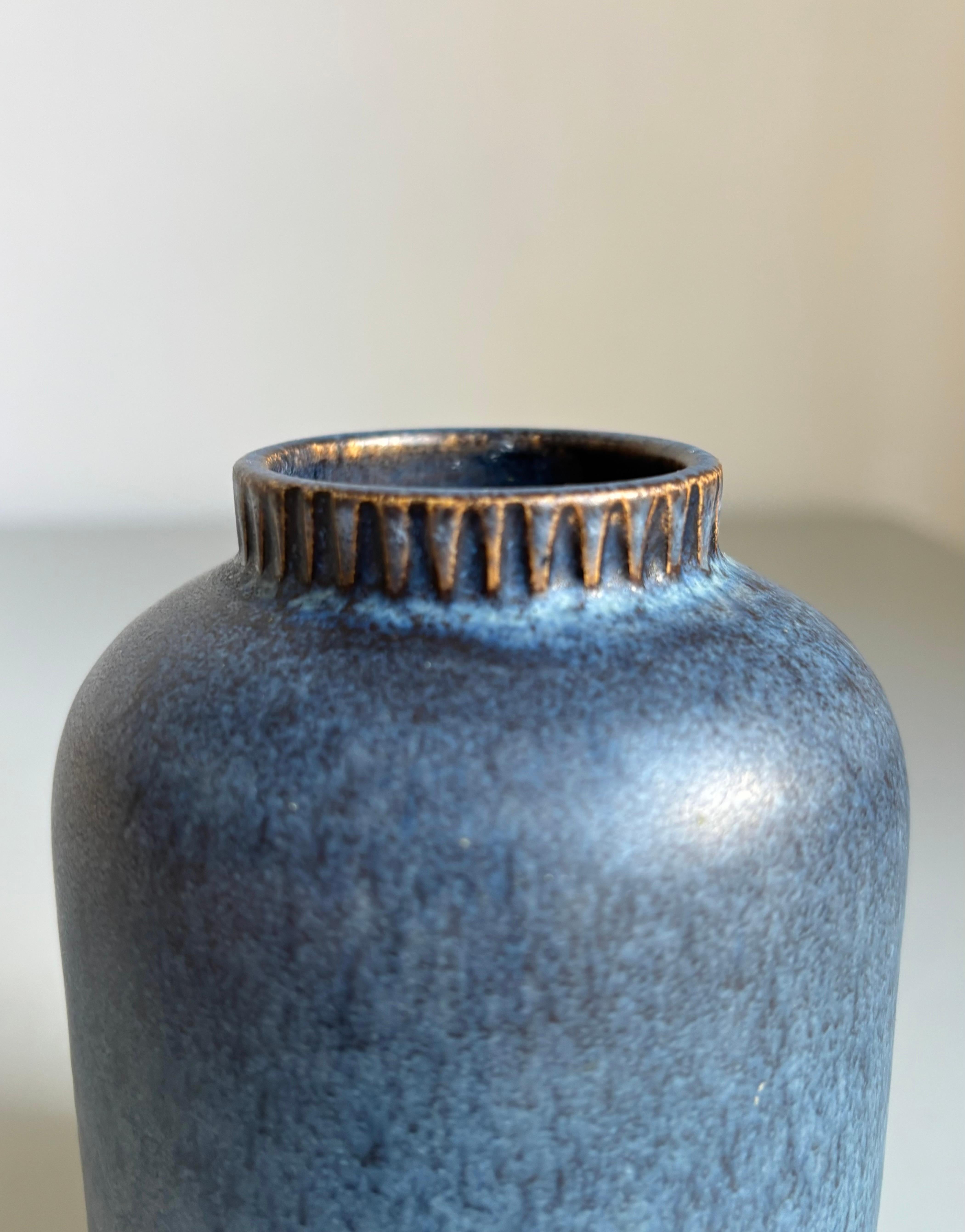 XX secolo Vaso in ceramica blu Yourstone, anni '60 in vendita