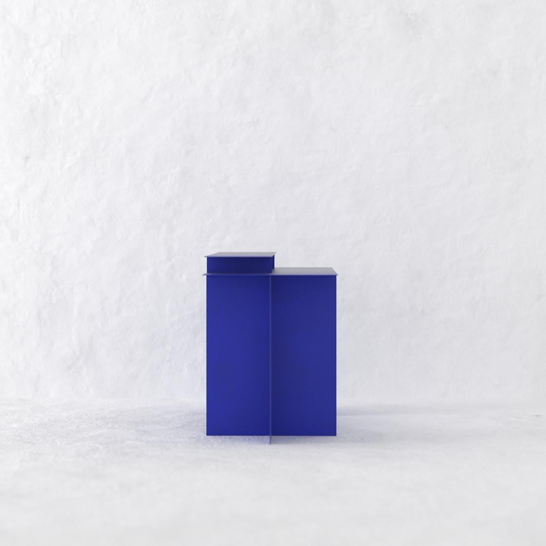 Conceptualized in 2023 by Leonardo Floresvillar, and crafted by hand with metal, coated with matte powder coating. 
The Ángulo Desk  was designed with two surface heights to work comfortably on a computer at your studio or at your home office. 