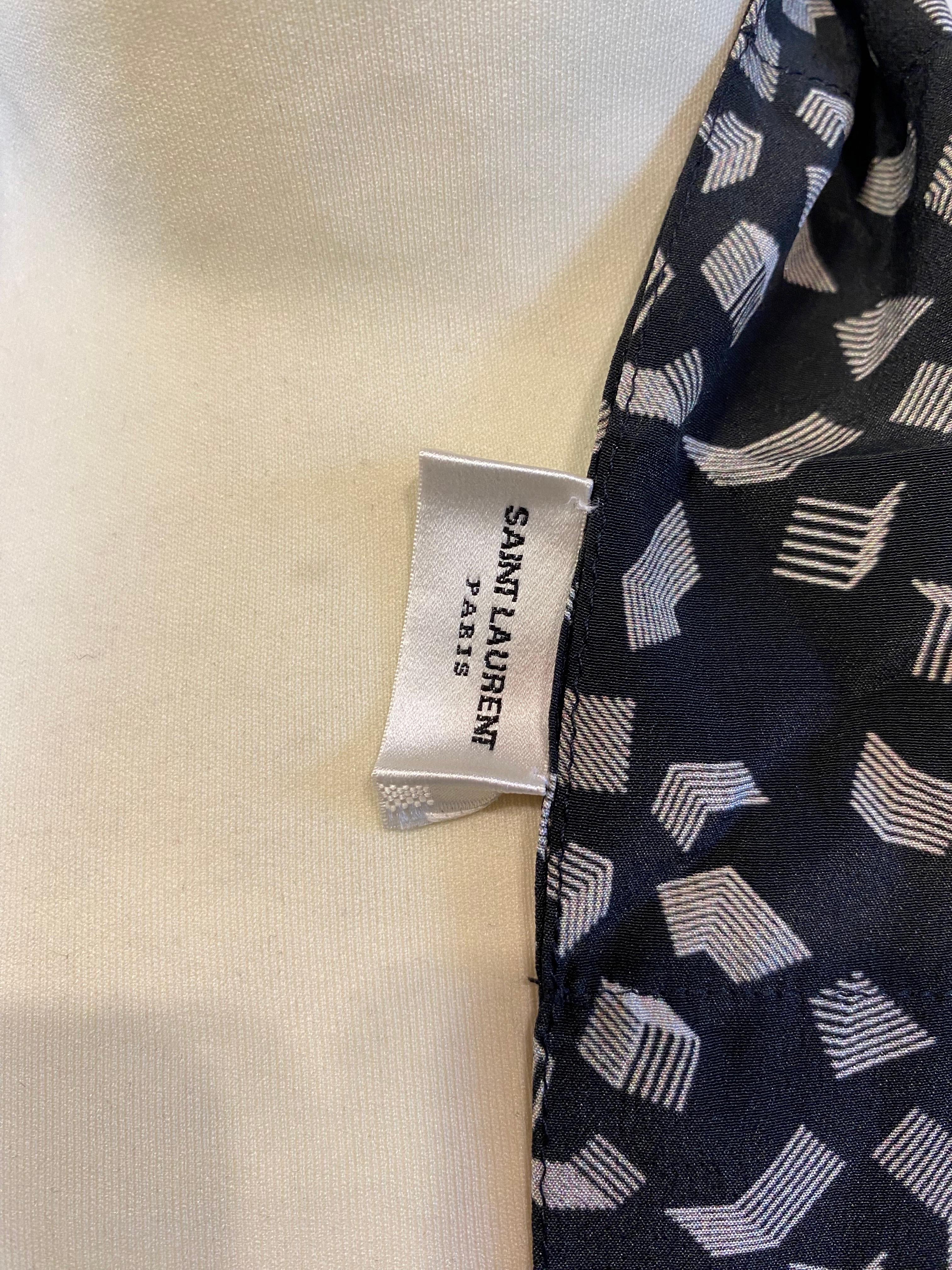 Women's or Men's Blue Yves Saint Laurent tie. For Sale