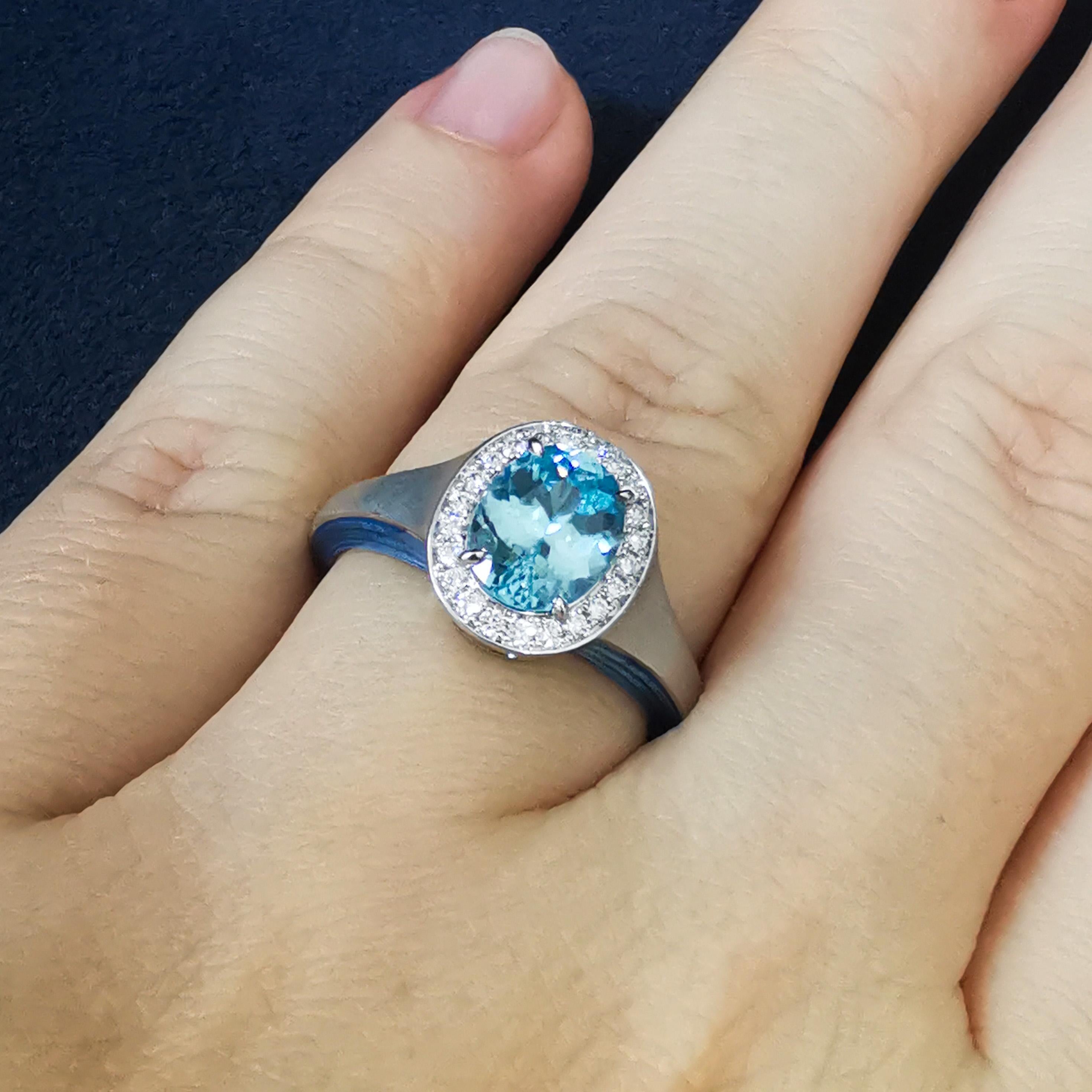 Women's Blue Zircon 2.21 Carat Diamonds 18 Karat White Gold Enamel New Classic Ring For Sale