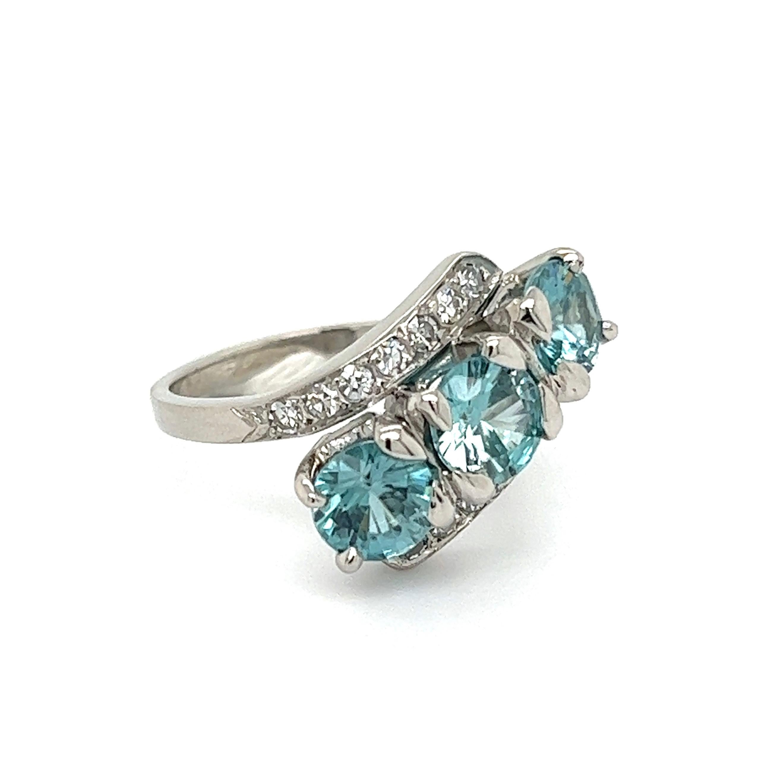 Women's Vintage Blue Zircon Diamond 3-Stone Platinum Cocktail Ring Estate Fine Jewelry For Sale