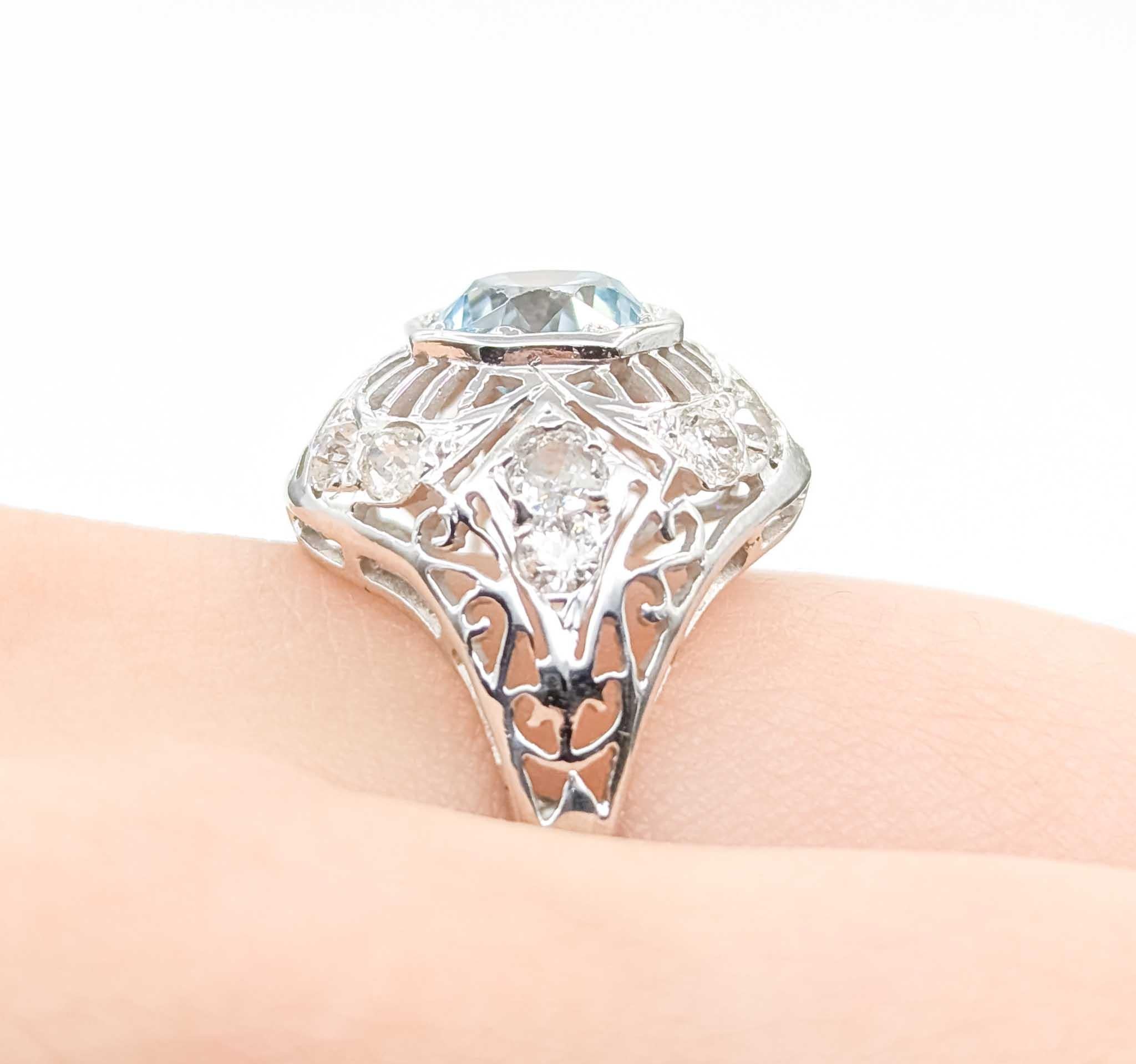 Anillo Art Decó de oro blanco de 18k con circonitas azules y diamantes en Excelente estado para la venta en Bloomington, MN