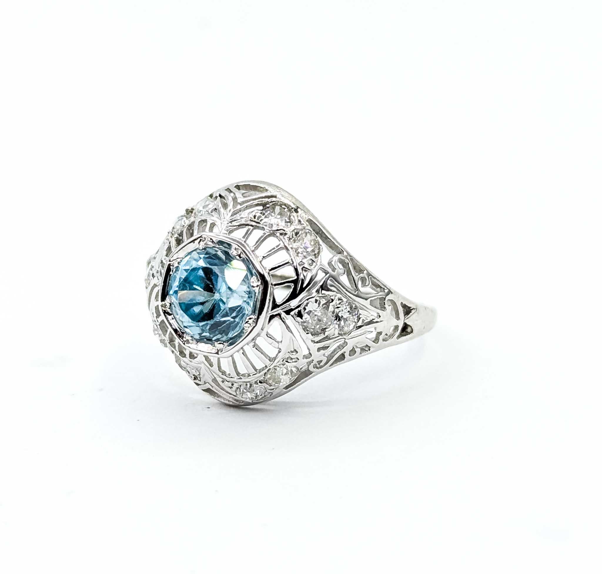 Anillo Art Decó de oro blanco de 18k con circonitas azules y diamantes en venta 2