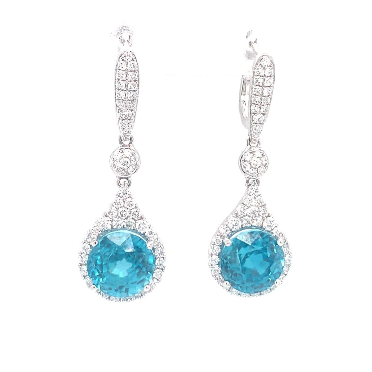 Blue Zircon and Diamond Dangle 18K White Gold Earrings, circa 1980s In Good Condition For Sale In Beverly Hills, CA