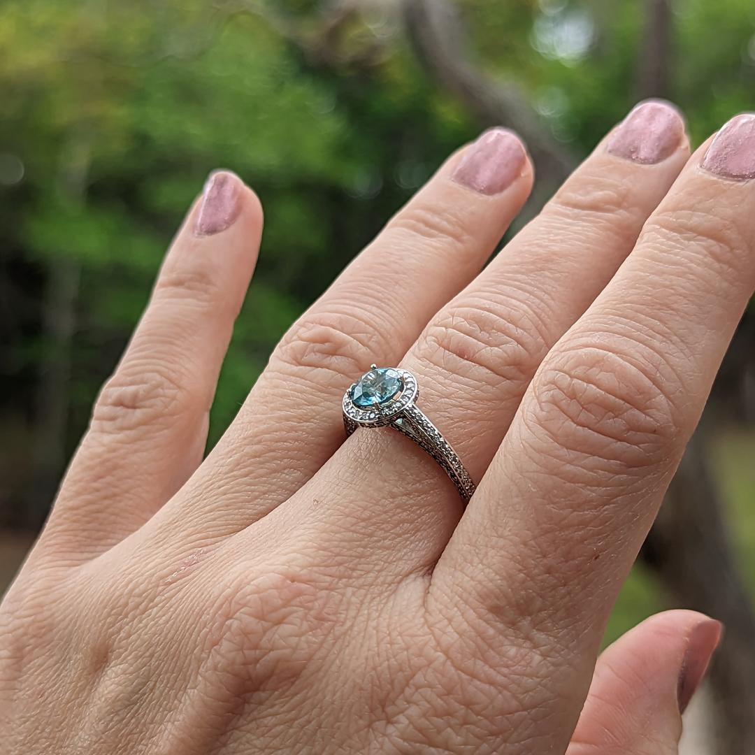 Blue Zircon and Diamond Halo Ring in 14kt White Gold In New Condition For Sale In Freeport, FL