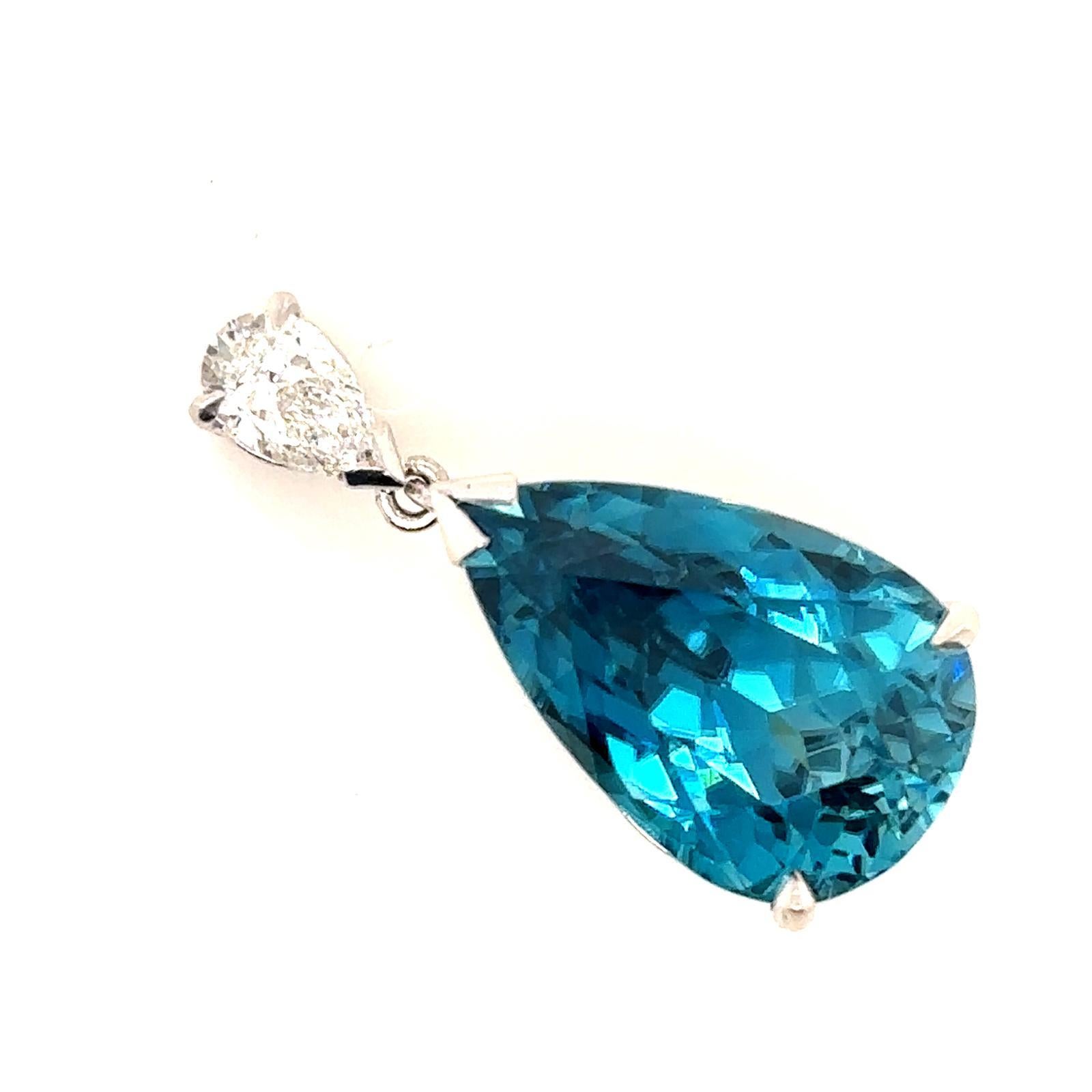 Blue Zircon and Diamond Pendant Chain in 18 Karat White Gold For Sale 3