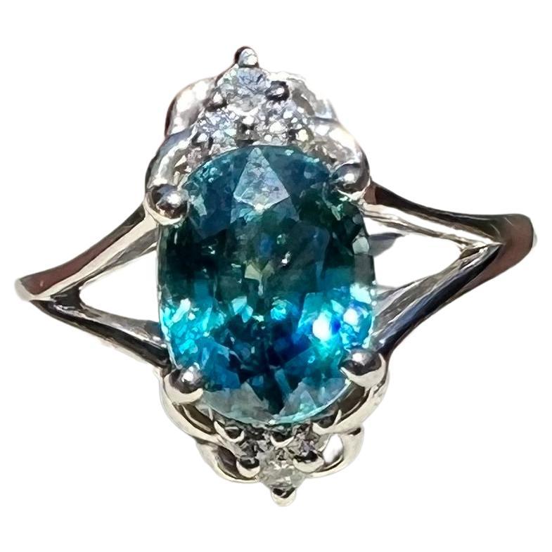 Blauer Zirkon und Diamant-Ring aus 14 Karat Gold