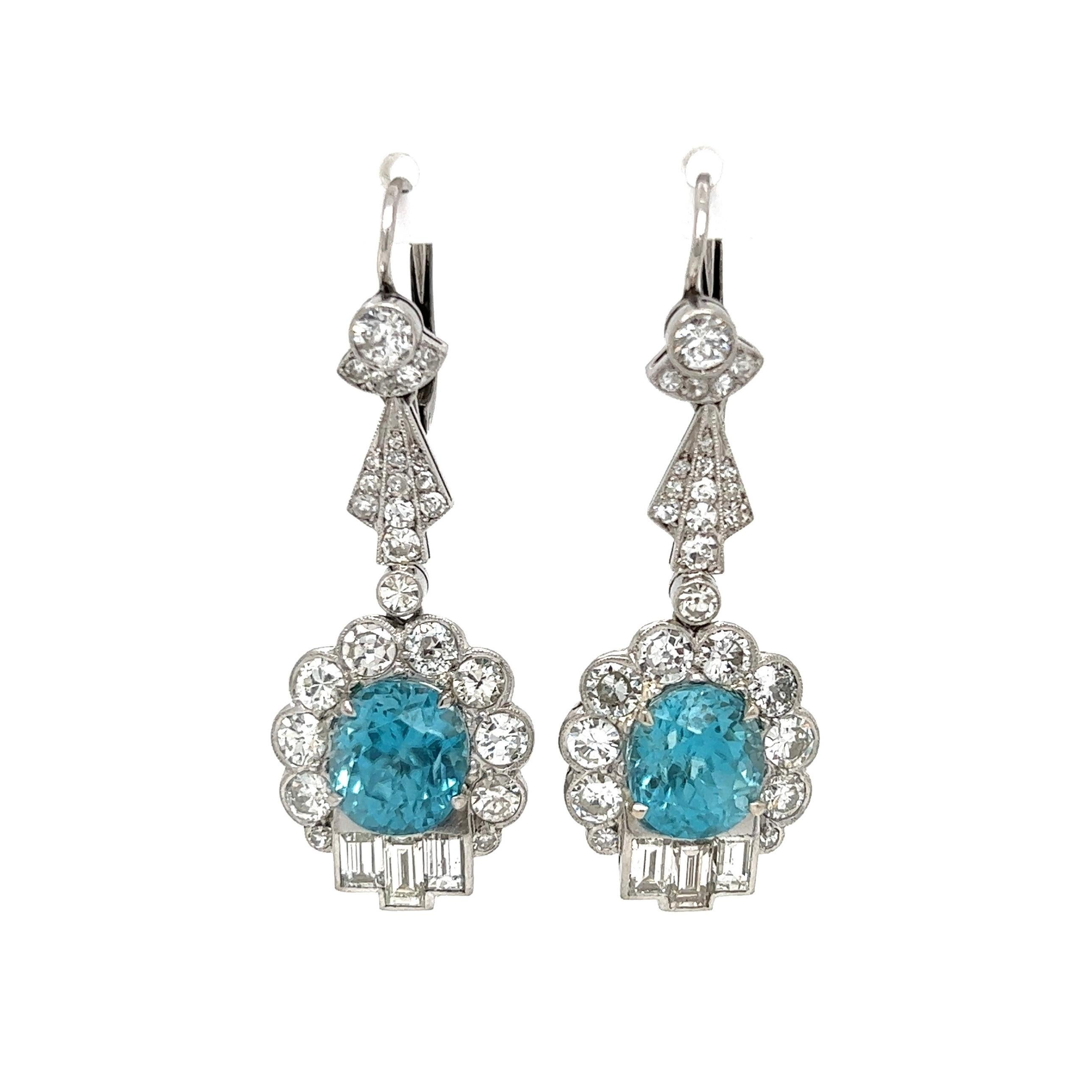 Blue Zircon and OEC Diamond Platinum Art Deco Drop Earrings Estate Fine Jewelry In Excellent Condition For Sale In Montreal, QC