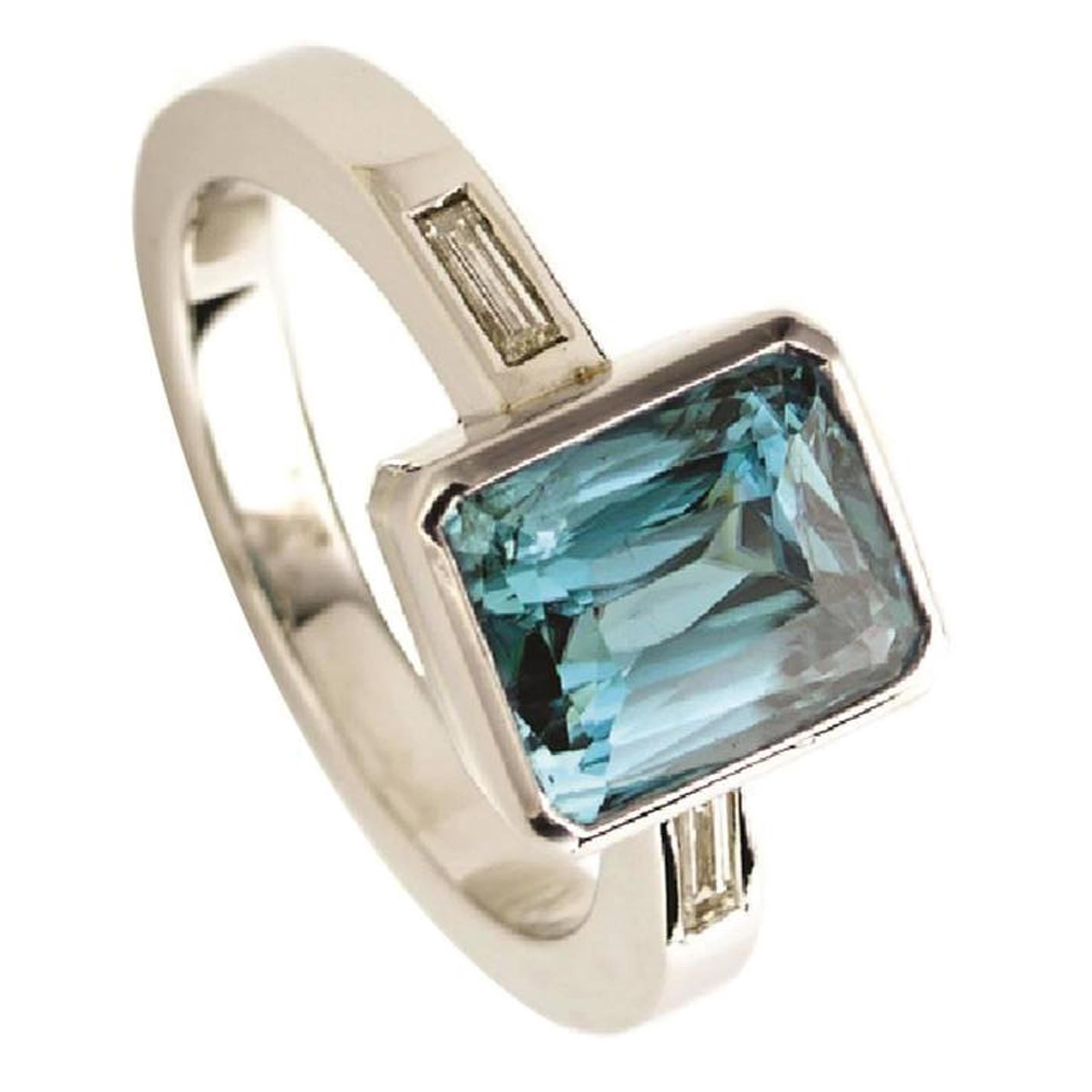 Contemporain Bague en or avec zircon bleu brillant et diamants en vente