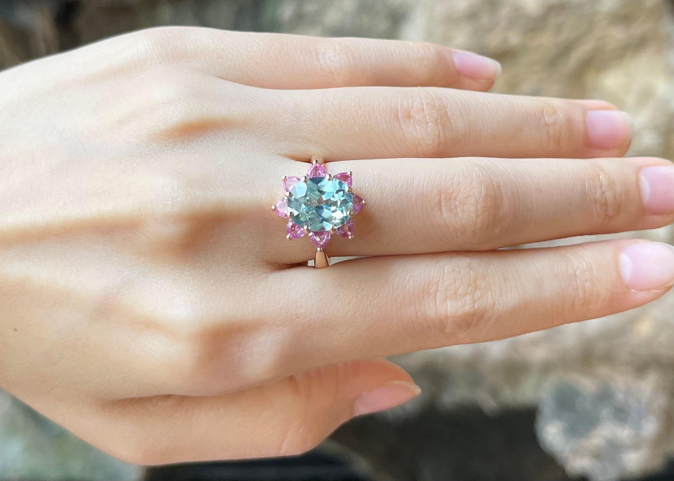 Oval Cut Blue Zircon with Pink Sapphire Ring Set in 18K Rose Gold Settings For Sale