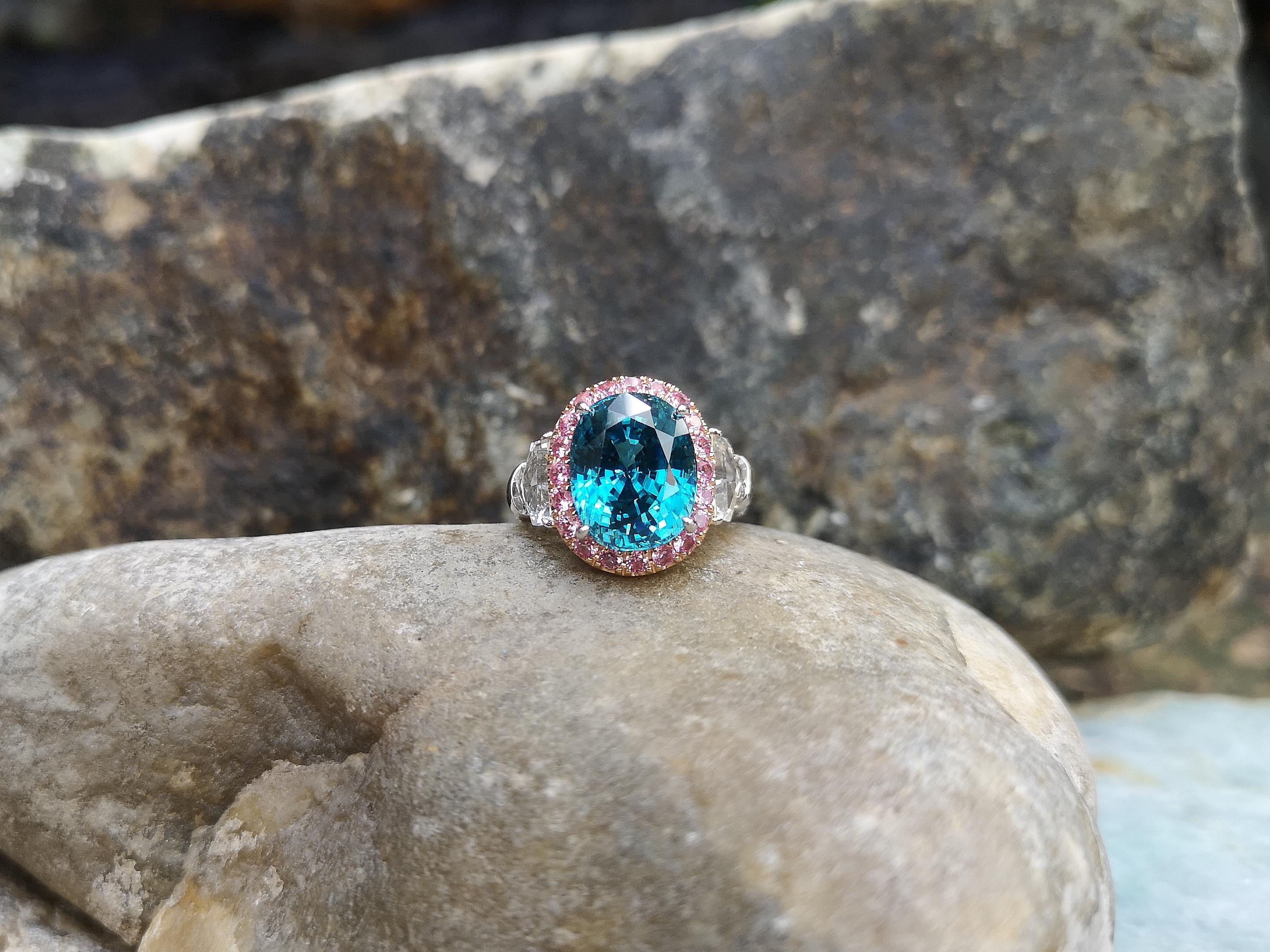 Blue Zircon with Pink Sapphire, White Sapphire Ring set in 18 Karat White Gold In New Condition For Sale In Bangkok, TH