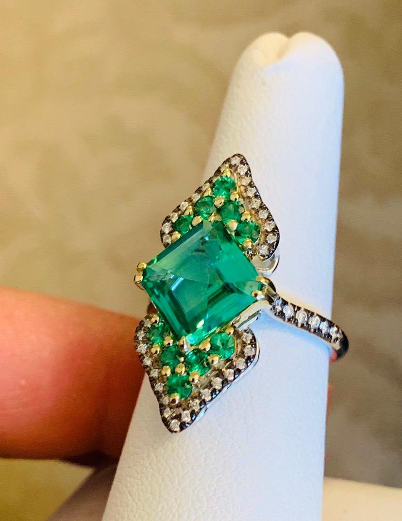 Blue Green Tourmaline and Tsavorite Ring in 18 Karat Gold with Diamond Accent In New Condition For Sale In Morristown, NJ