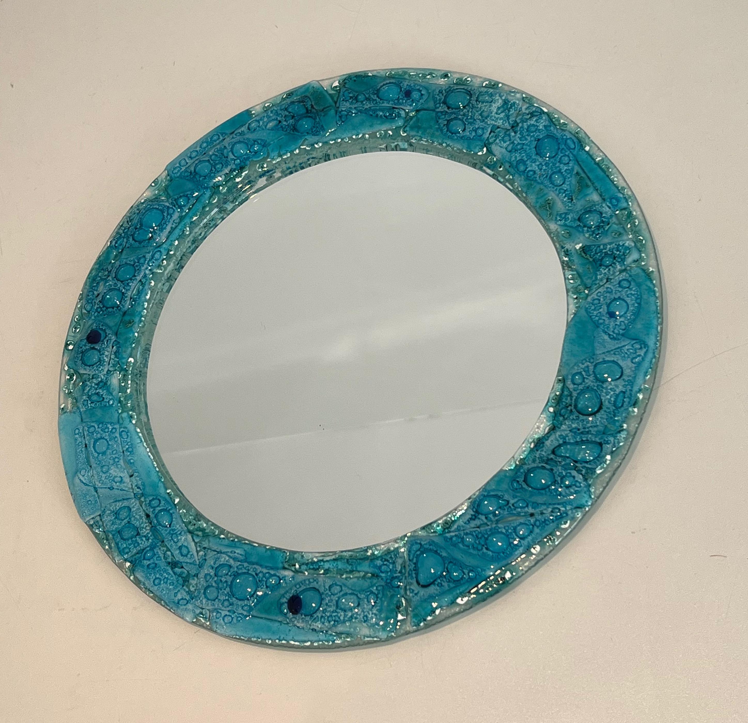 Miroir rond en verre bleuté. Travail français. Circa 1970 en vente 6