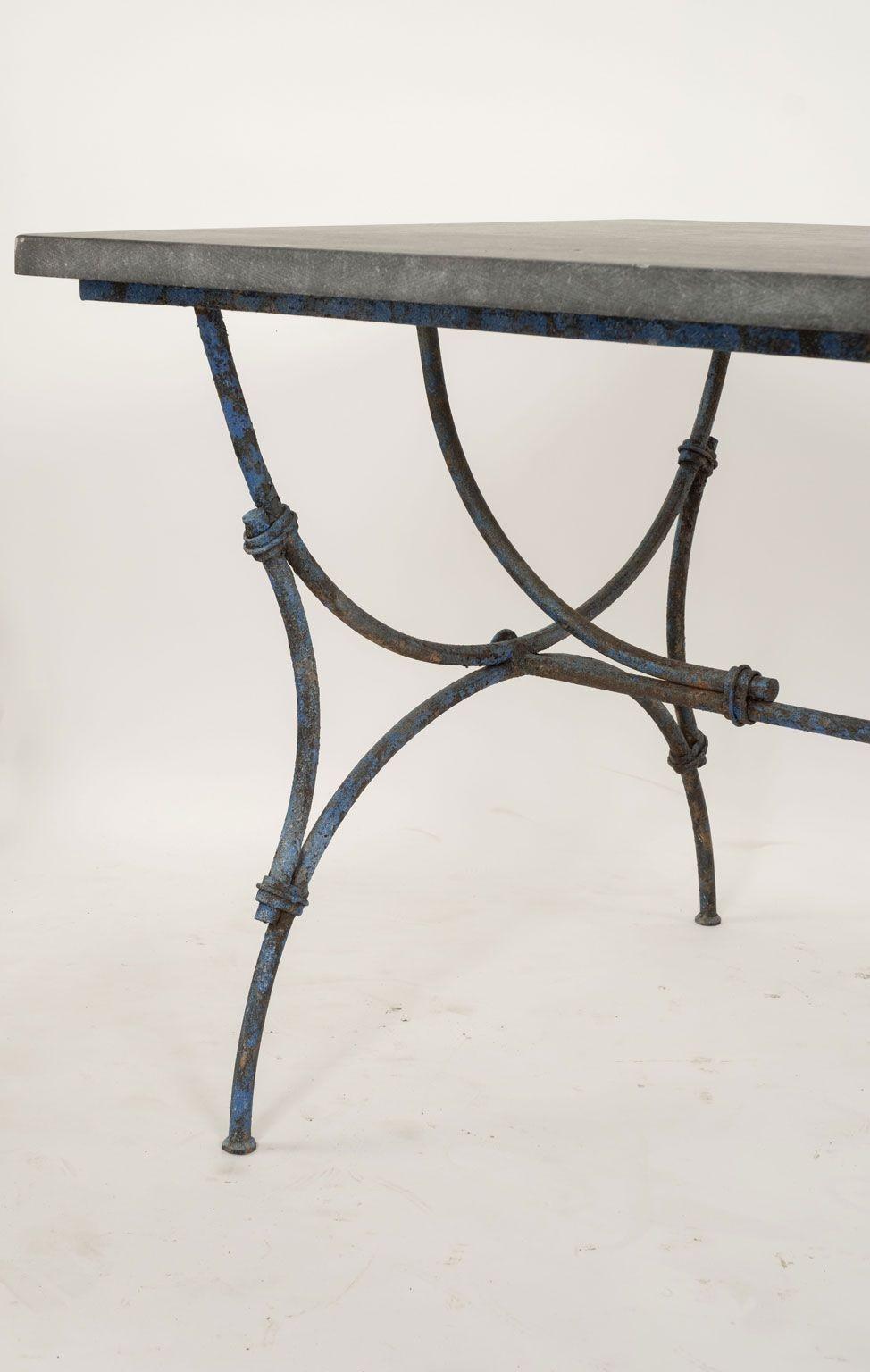 XIXe siècle Table de jardin en fer à plateau en pierre bleue en vente