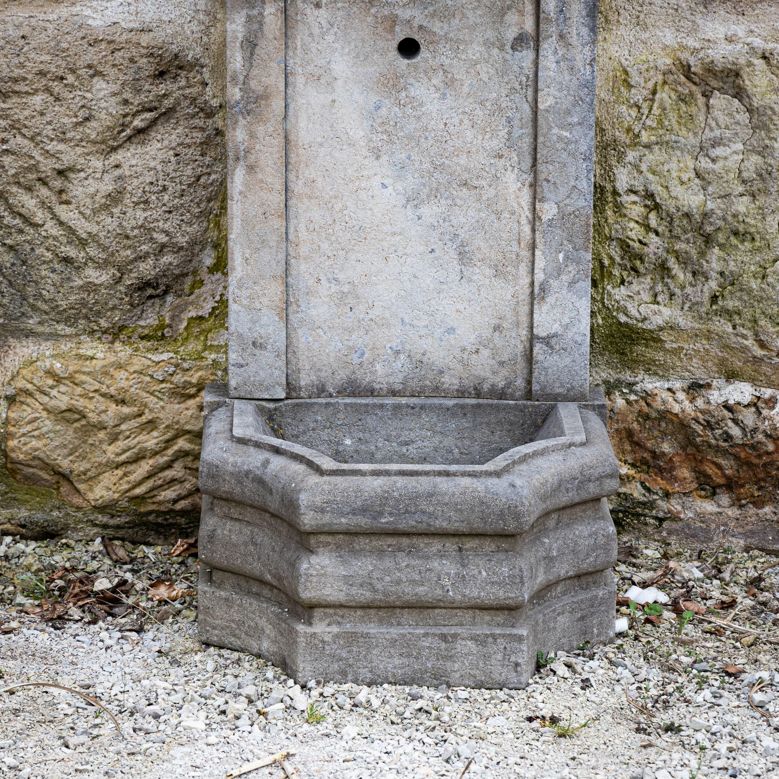 Hand-Carved Bluestone Wall fountain in Renaissance Style, 21st Century For Sale