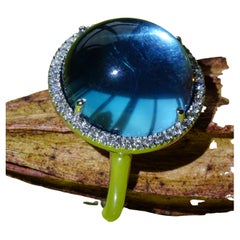 Blauer Brillant-Ring mit tiefblauer Blase aus 18 Karat Weißgold, magische Welt