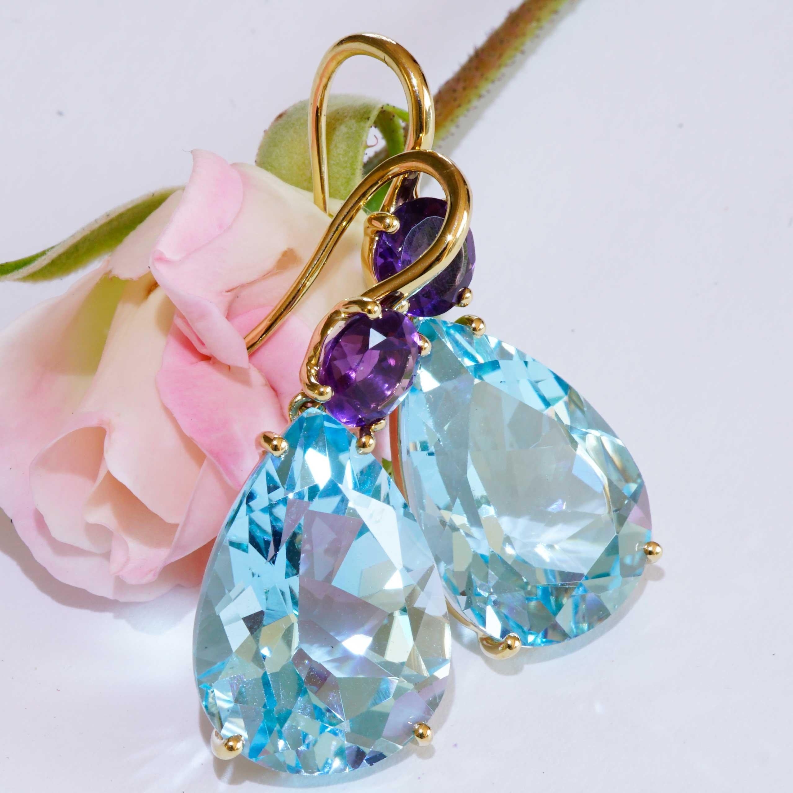 Moderno Orecchini di ametista bluetopaz di alta qualità realizzati in un tradizionale modello italiano di oreficeria. in vendita