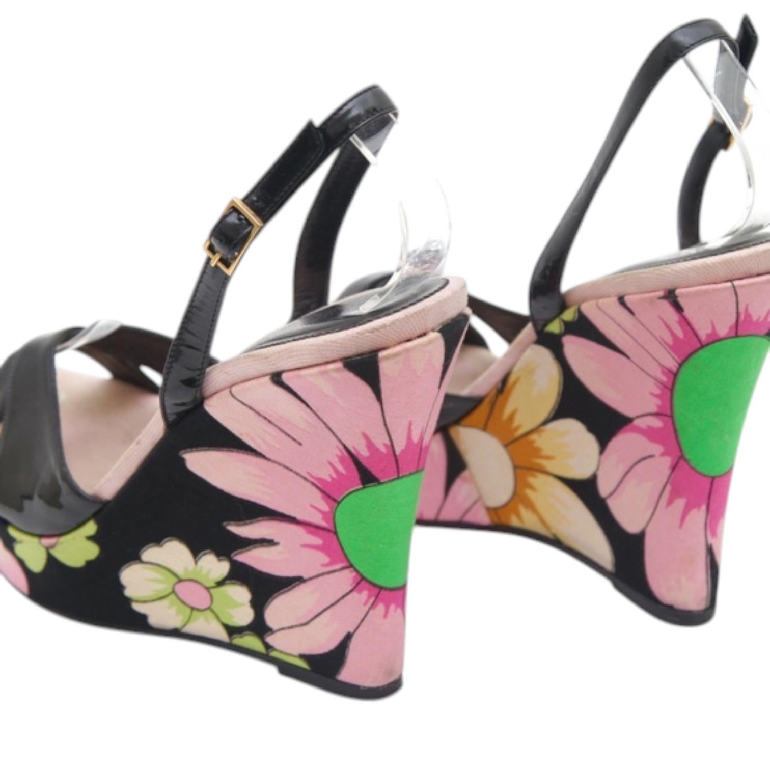 BLUGIRL Keil Plateausandalen aus schwarzem Lackleder mit Blumenmuster 3 Rosa Gr. 38 im Angebot 3