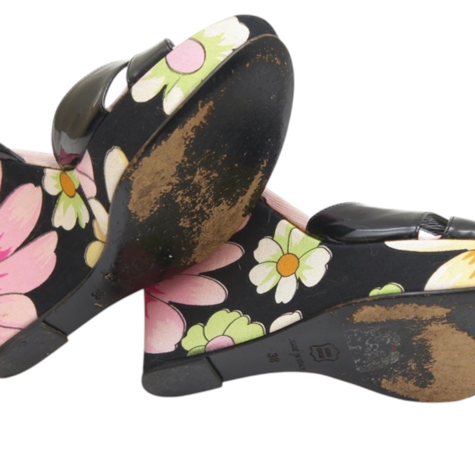 BLUGIRL Keil Plateausandalen aus schwarzem Lackleder mit Blumenmuster 3 Rosa Gr. 38 im Angebot 4