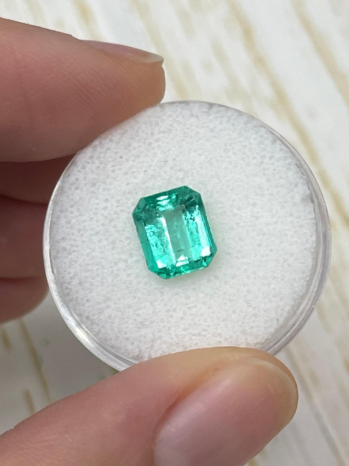Esmeralda colombiana verde azulada de 2,17 quilates talla esmeralda - piedra de nacimiento de mayo Moderno en venta