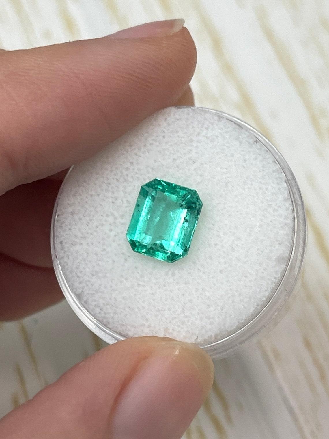 Esmeralda colombiana verde azulada de 2,17 quilates talla esmeralda - piedra de nacimiento de mayo Corte esmeralda en venta