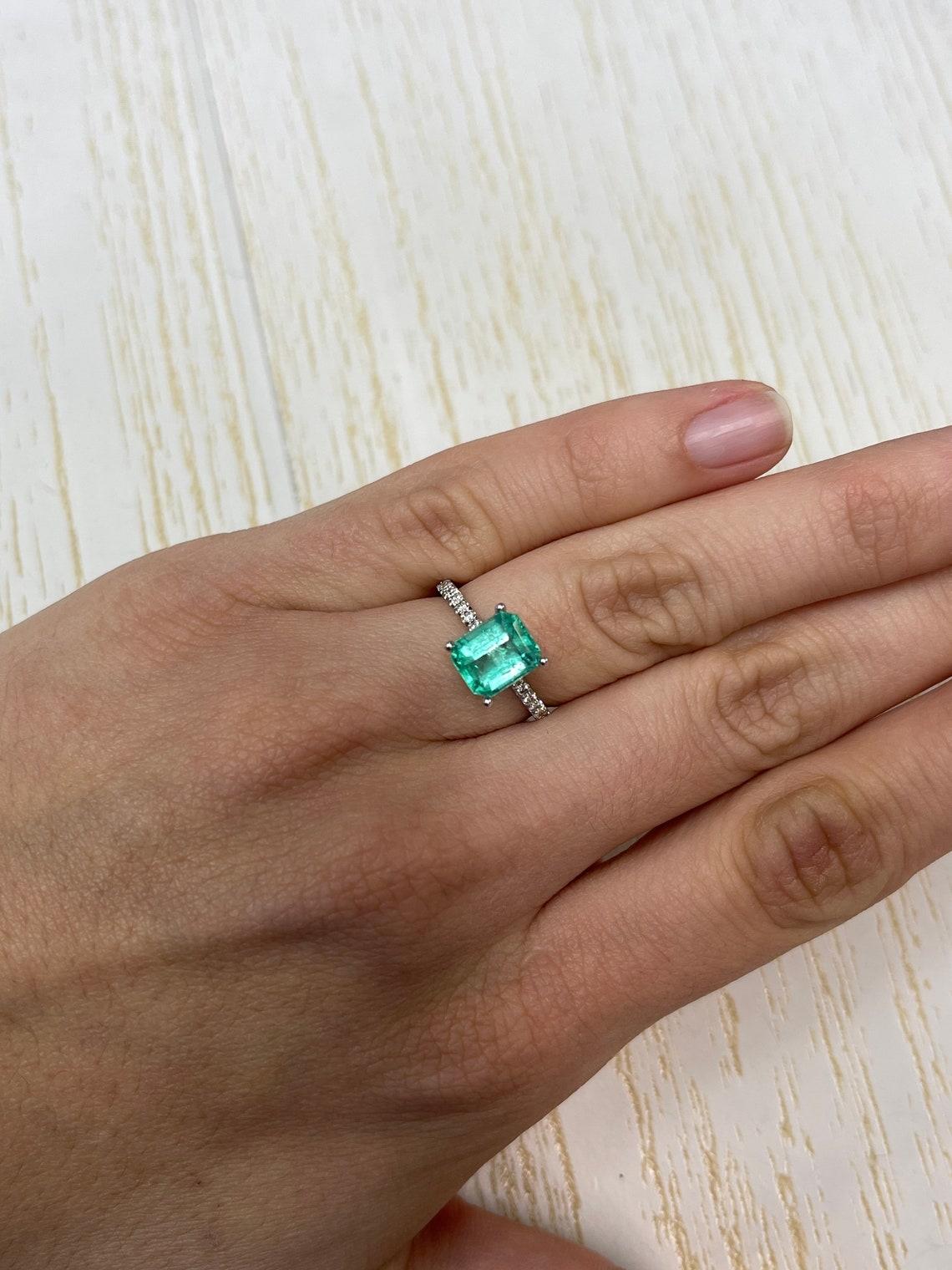 Esmeralda colombiana verde azulada de 2,17 quilates talla esmeralda - piedra de nacimiento de mayo en venta 2