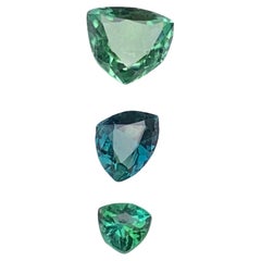 Tourmaline naturelle bleue et bleue non sertie de 2,15 carats pour la fabrication de bijoux