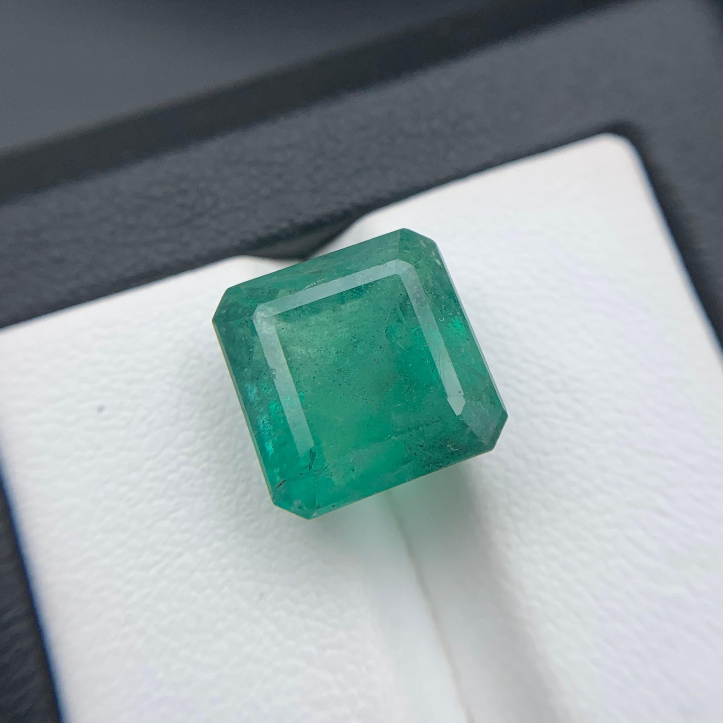 Contemporary Bluish Green Natural Emerald Ring, Pendant Loose Gemstone 10.75 Ct for Jewelry For Sale