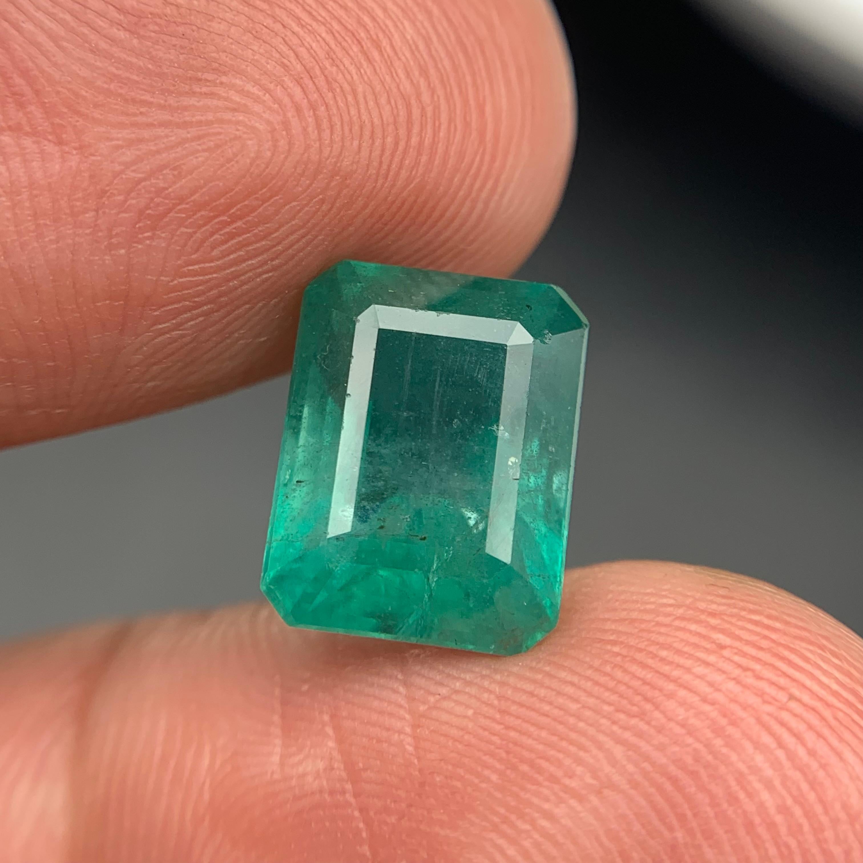 Bluish Green Natural Emerald Ring, Pendant Loose Gemstone 6.35 Ct for Jewelry In New Condition For Sale In Peshawar, PK