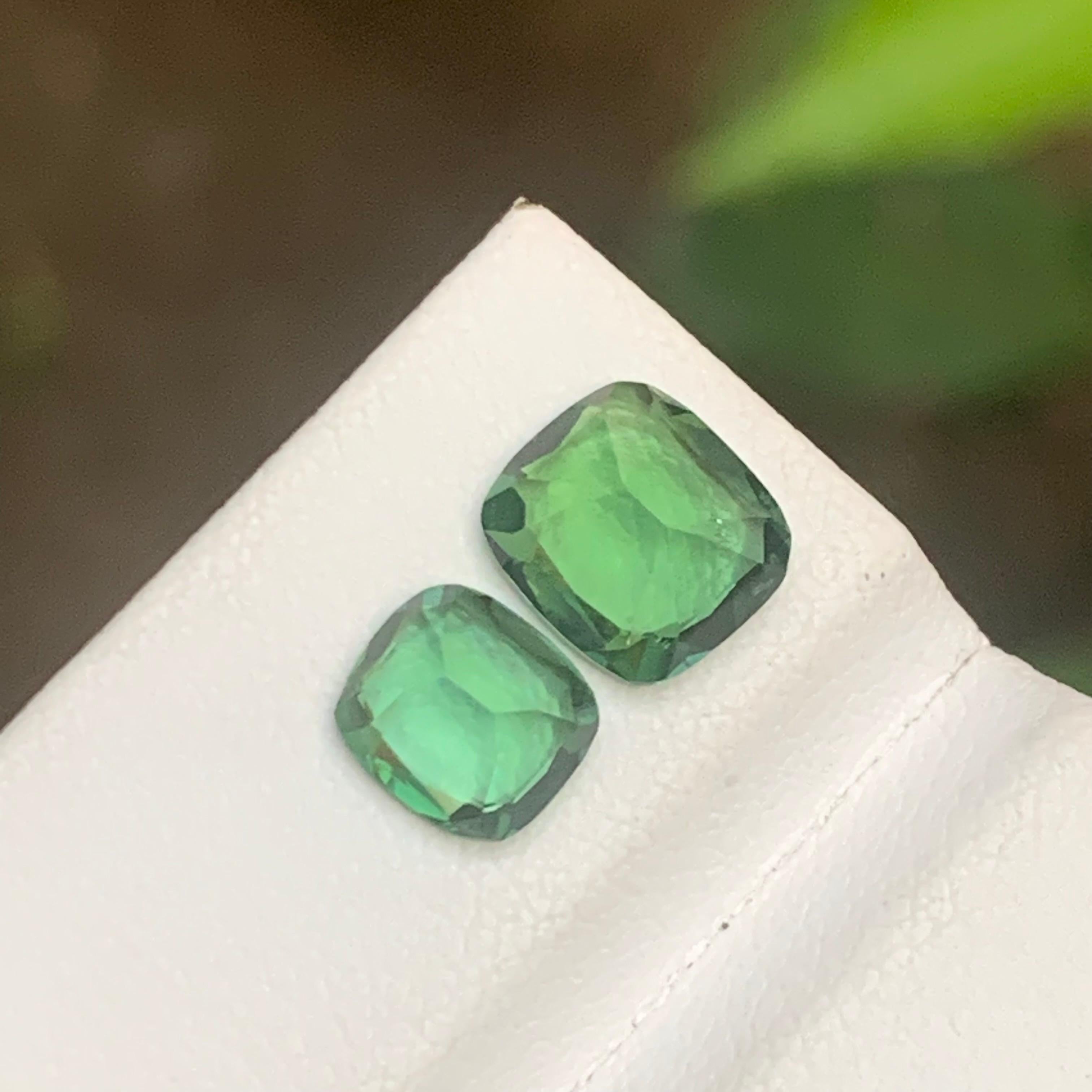 Taille coussin Pierres précieuses tourmaline naturelle vert bleuté taille coussin 2,55 carats pour bague, bijoux en vente