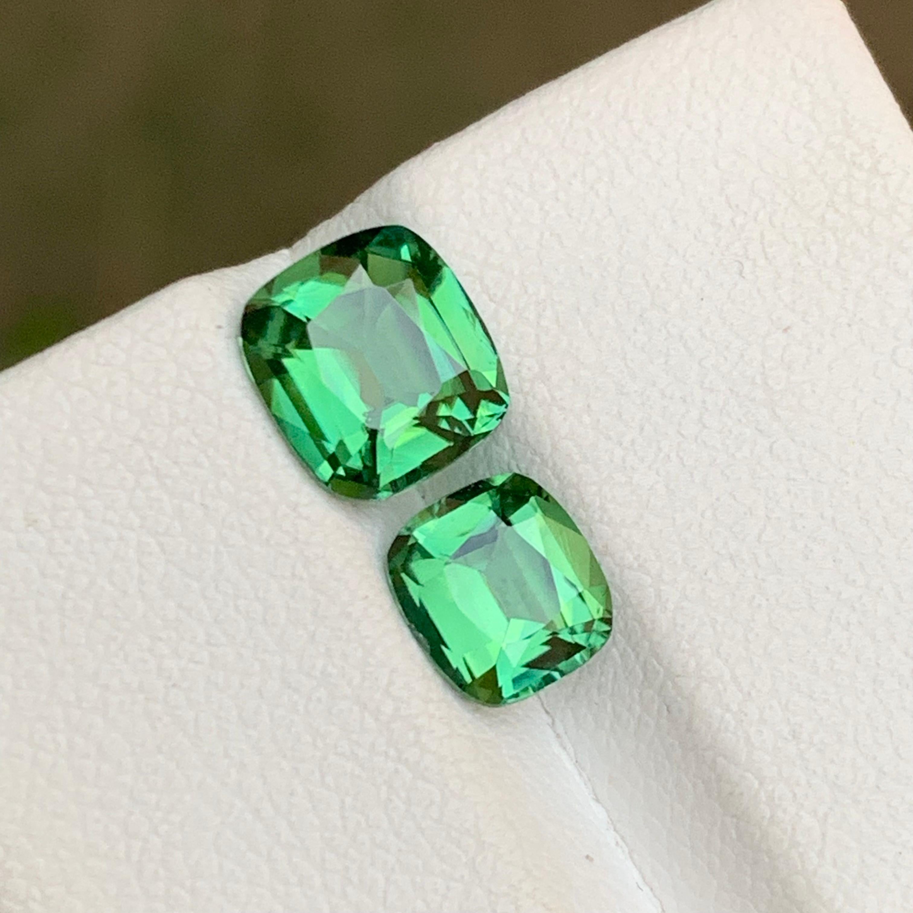 Pierres précieuses tourmaline naturelle vert bleuté taille coussin 2,55 carats pour bague, bijoux en vente 2