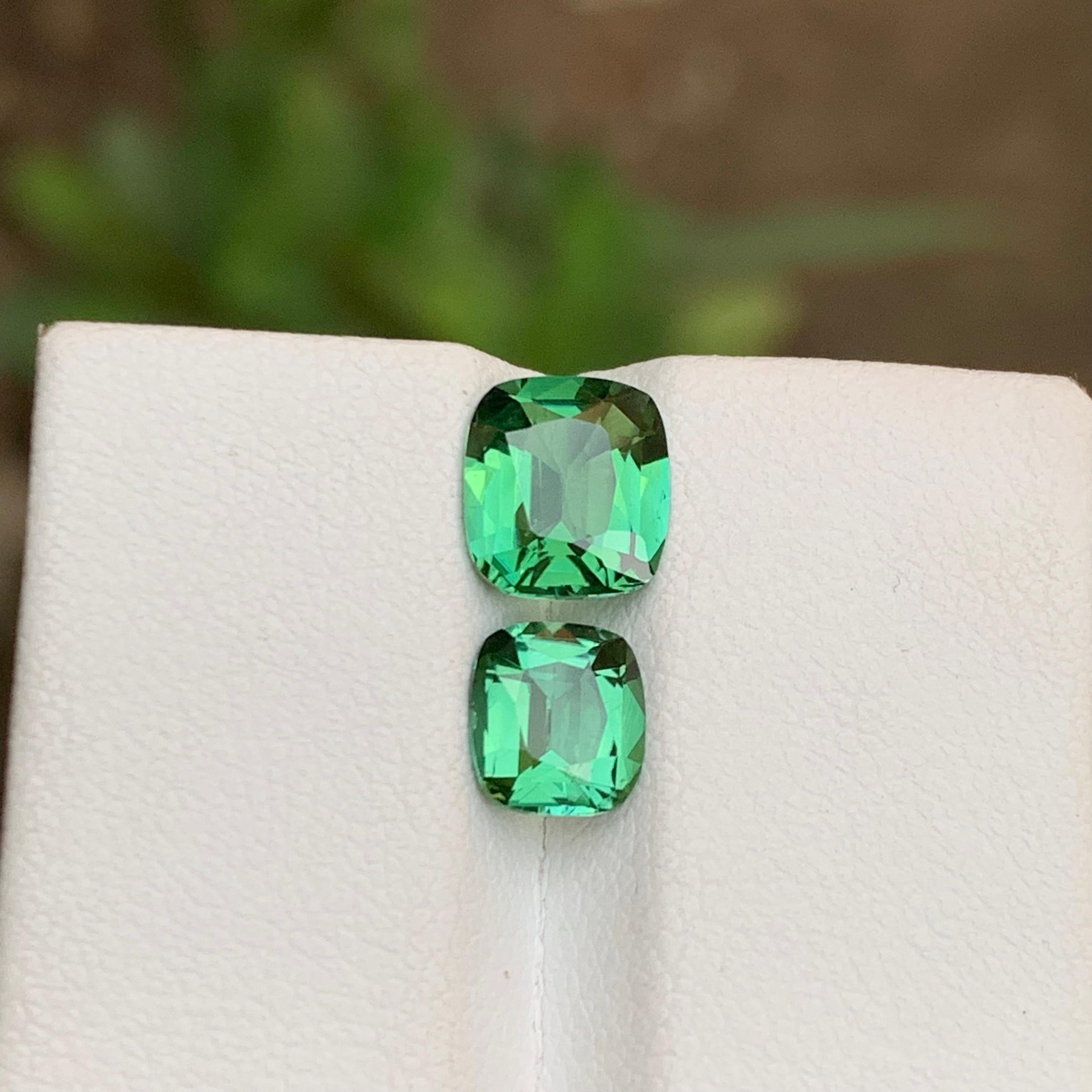 Pierres précieuses tourmaline naturelle vert bleuté taille coussin 2,55 carats pour bague, bijoux en vente 3