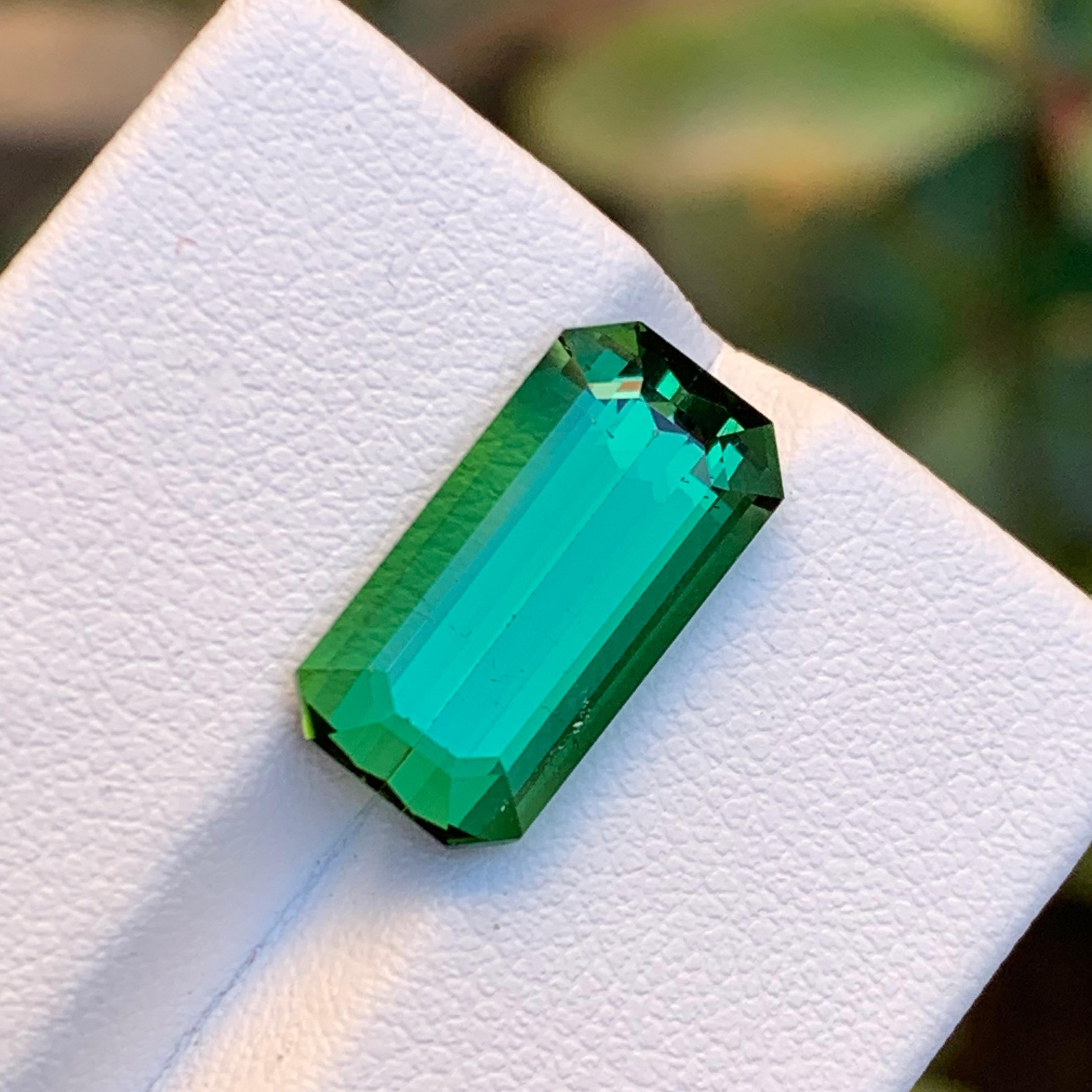 Bluish Green Natural Tourmaline Loose Gemstone, 7.00 Carat Emerald Cut Afghani  In New Condition For Sale In Peshawar, PK