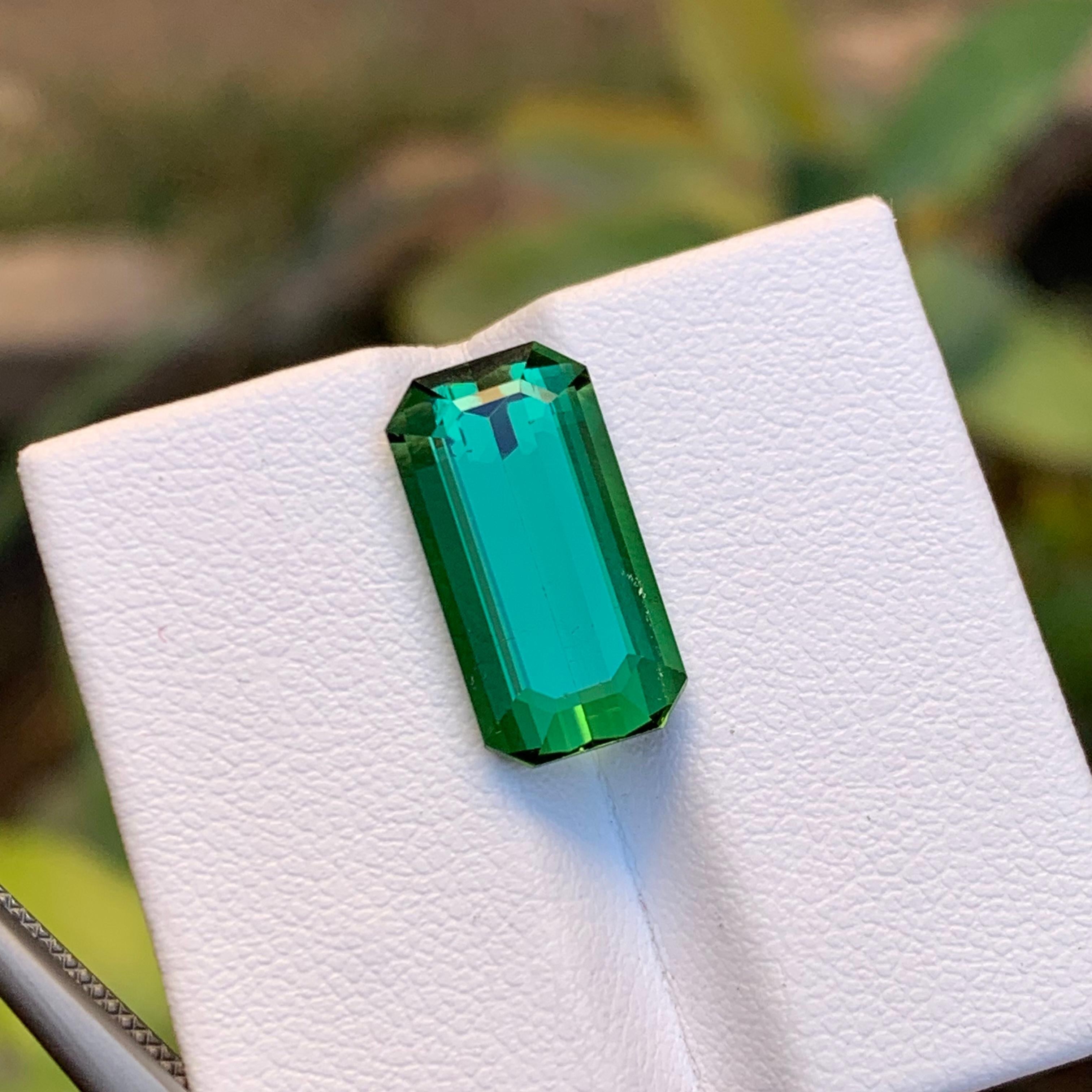 Bluish Green Natural Tourmaline Loose Gemstone, 7.00 Carat Emerald Cut Afghani  For Sale 1