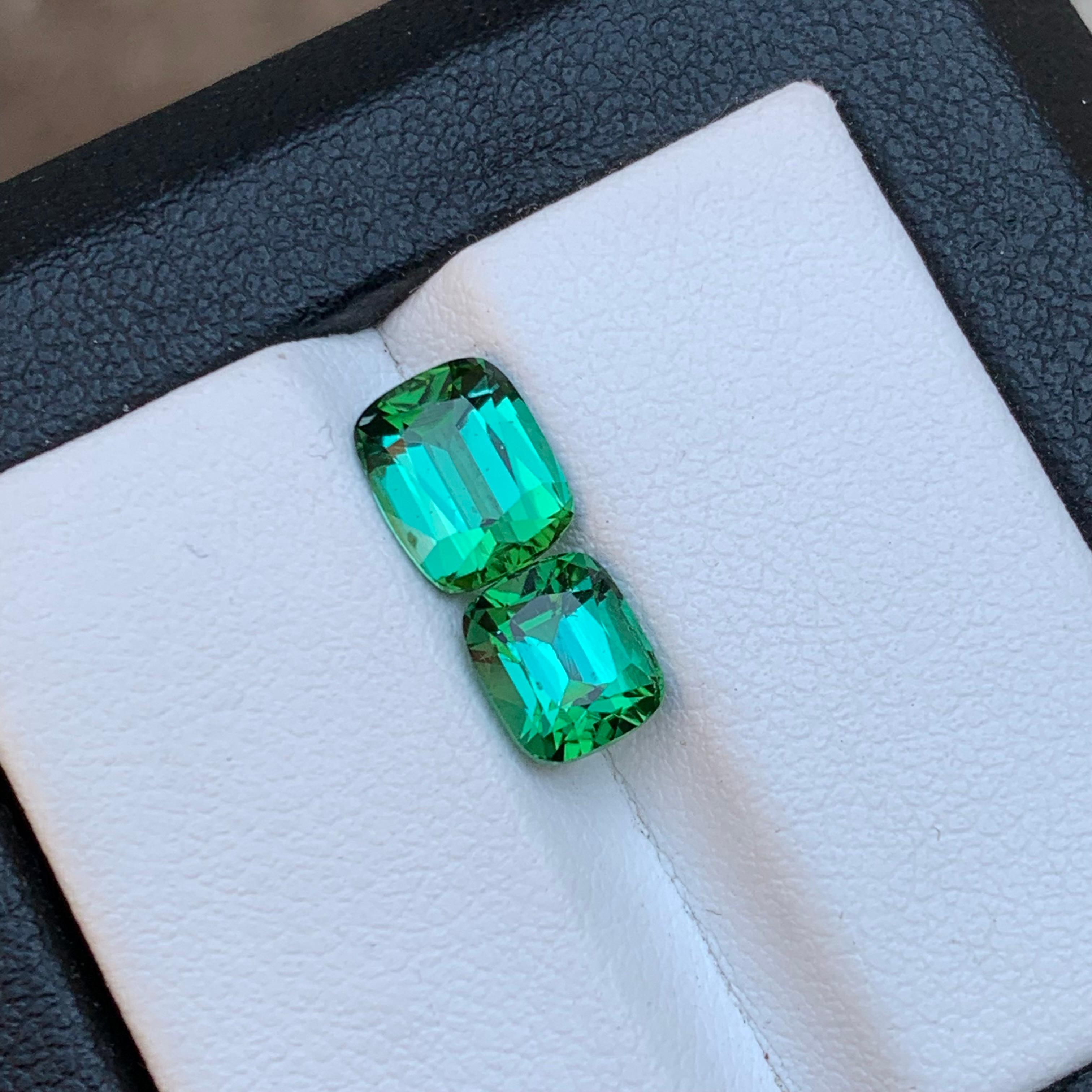 Anello di tormalina naturale verde bluastro, orecchini gemme sciolte 3 CT taglio cuscino in vendita 1