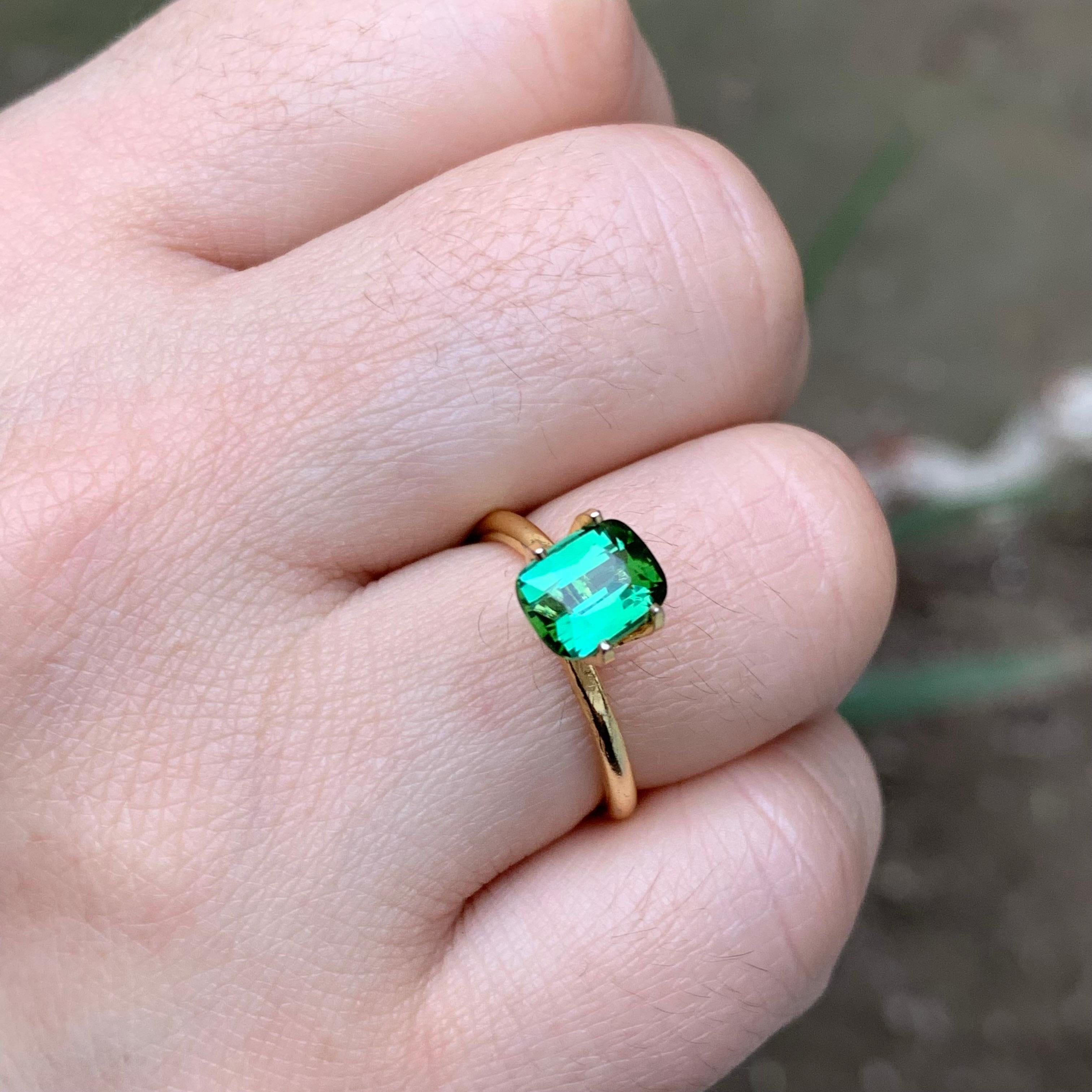 Bluish Green Natural Tourmaline Ring Loose Gemstone 1.80 CT Cushion Cut Jewelry For Sale 7