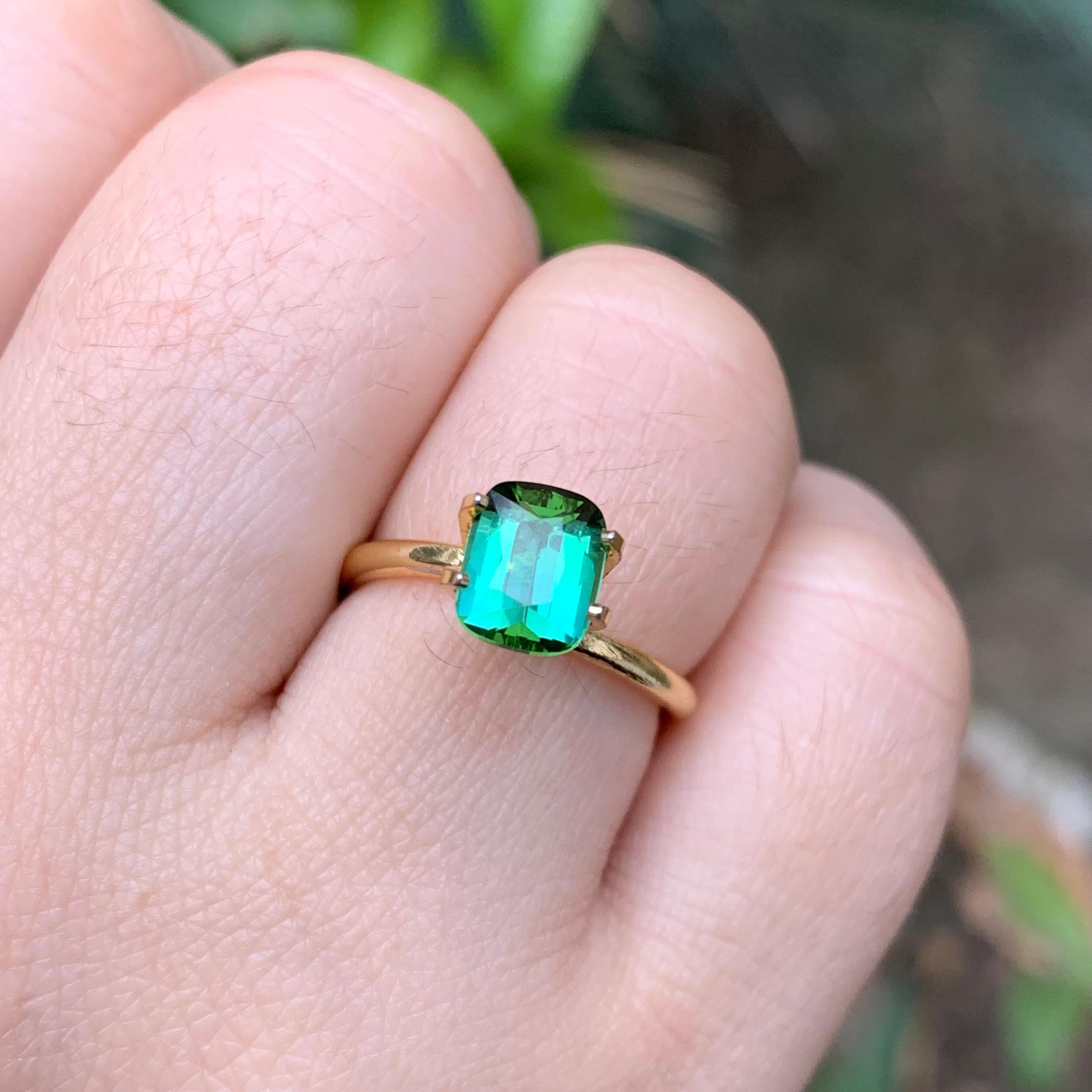 Women's or Men's Bluish Green Natural Tourmaline Ring Loose Gemstone 1.80 CT Cushion Cut Jewelry For Sale