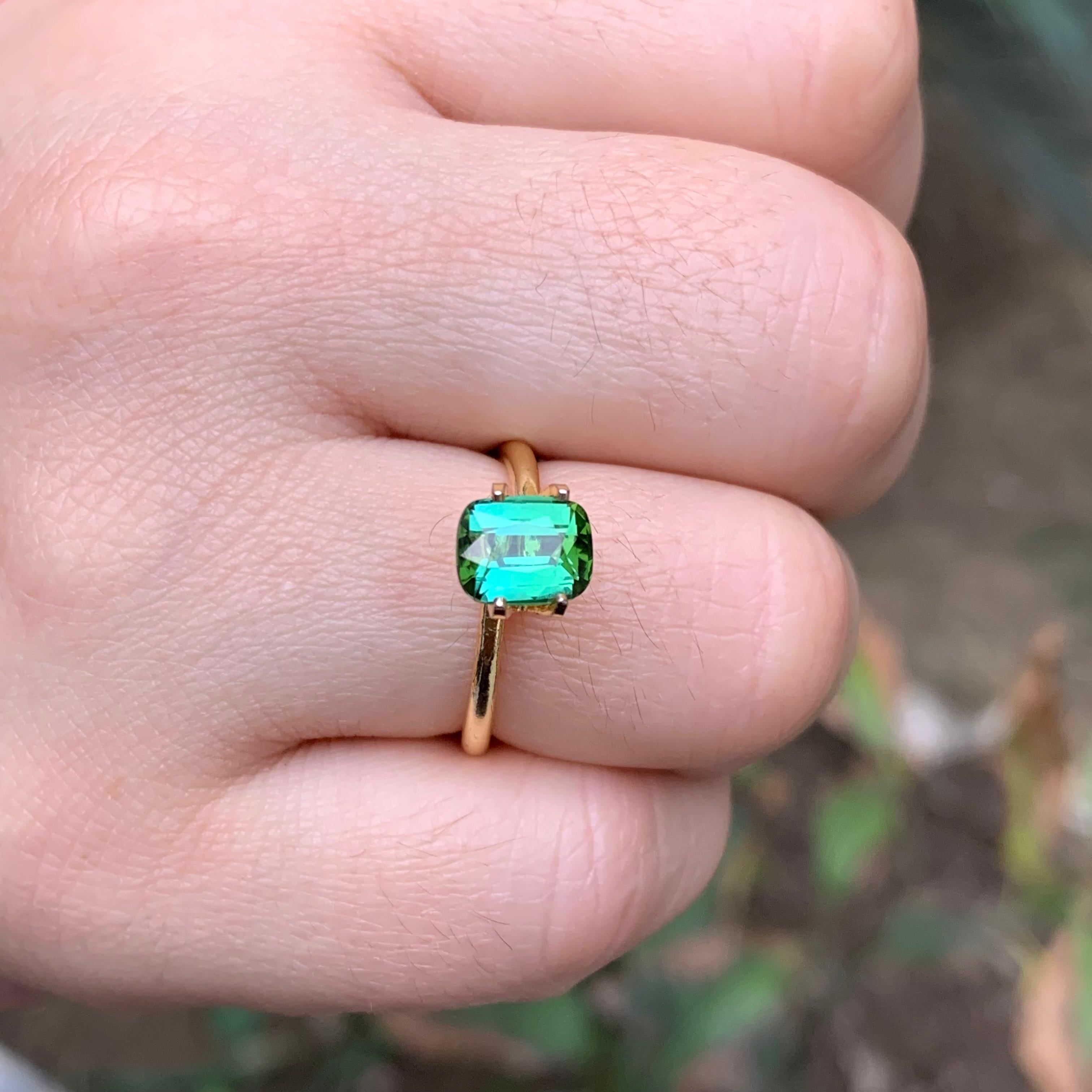Bluish Green Natural Tourmaline Ring Loose Gemstone 1.80 CT Cushion Cut Jewelry For Sale 4