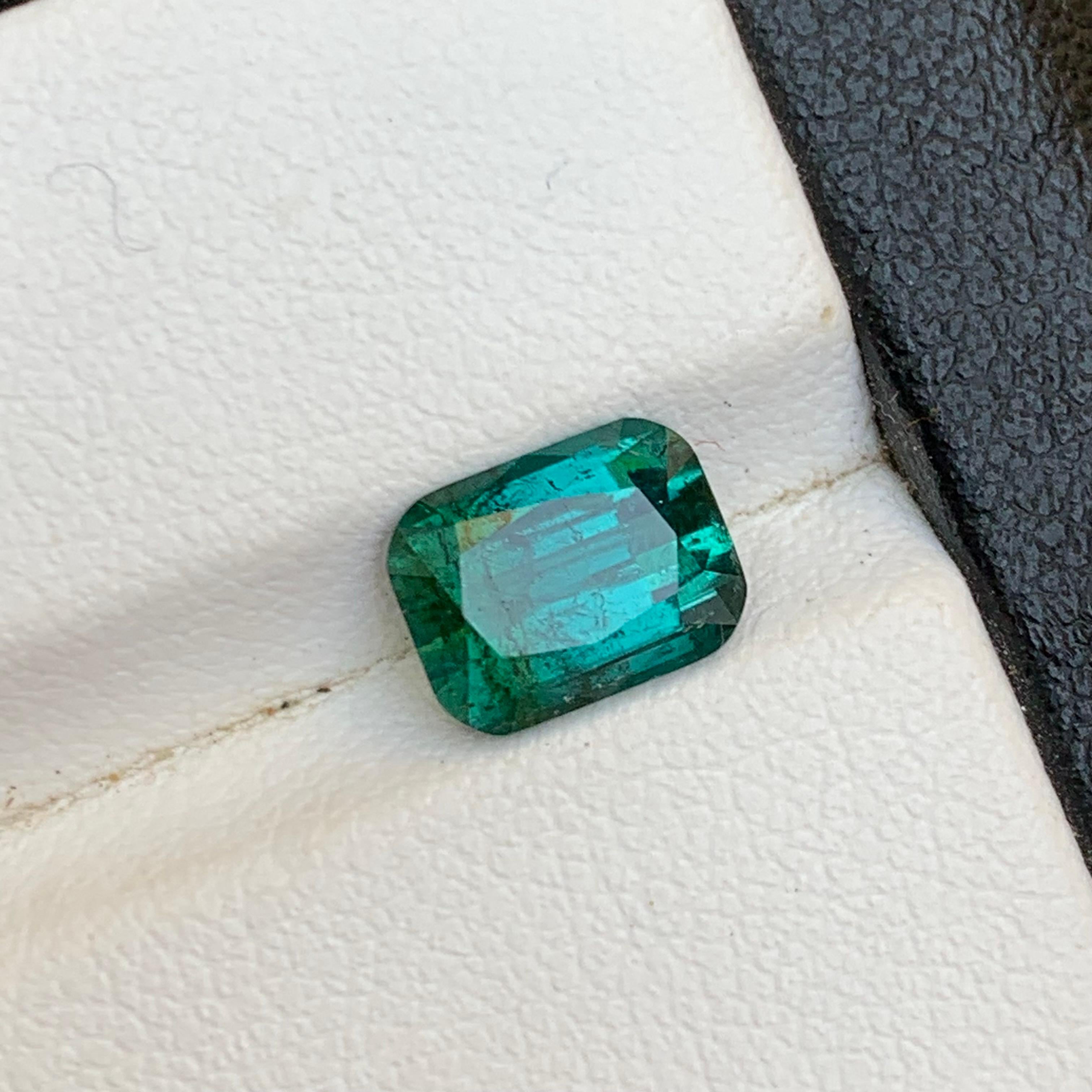 Bague en tourmaline naturelle vert bleuté, pierre précieuse non sertie de 2.12 carats, taille coussin en vente 5