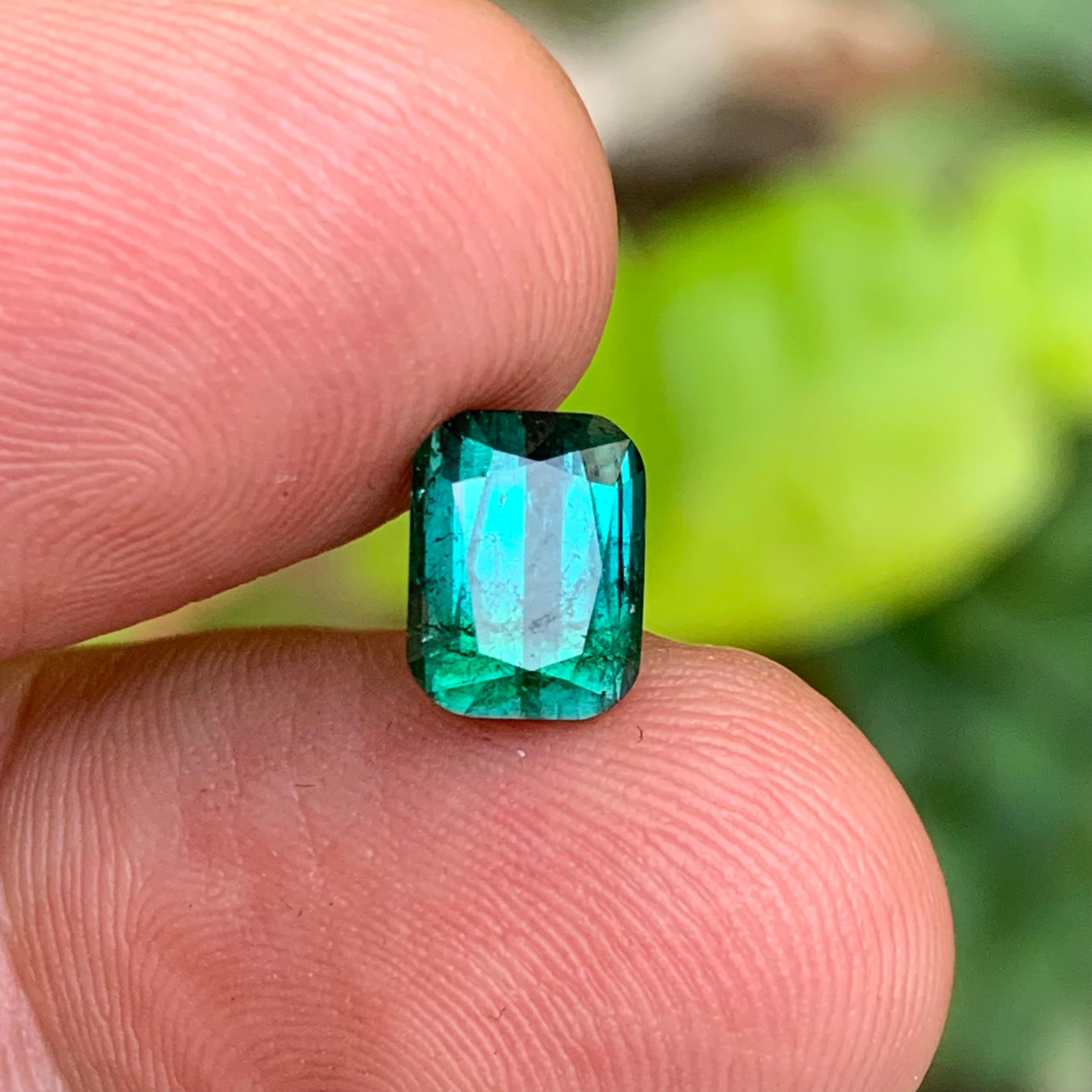 Taille coussin Bague en tourmaline naturelle vert bleuté, pierre précieuse non sertie de 2.12 carats, taille coussin en vente