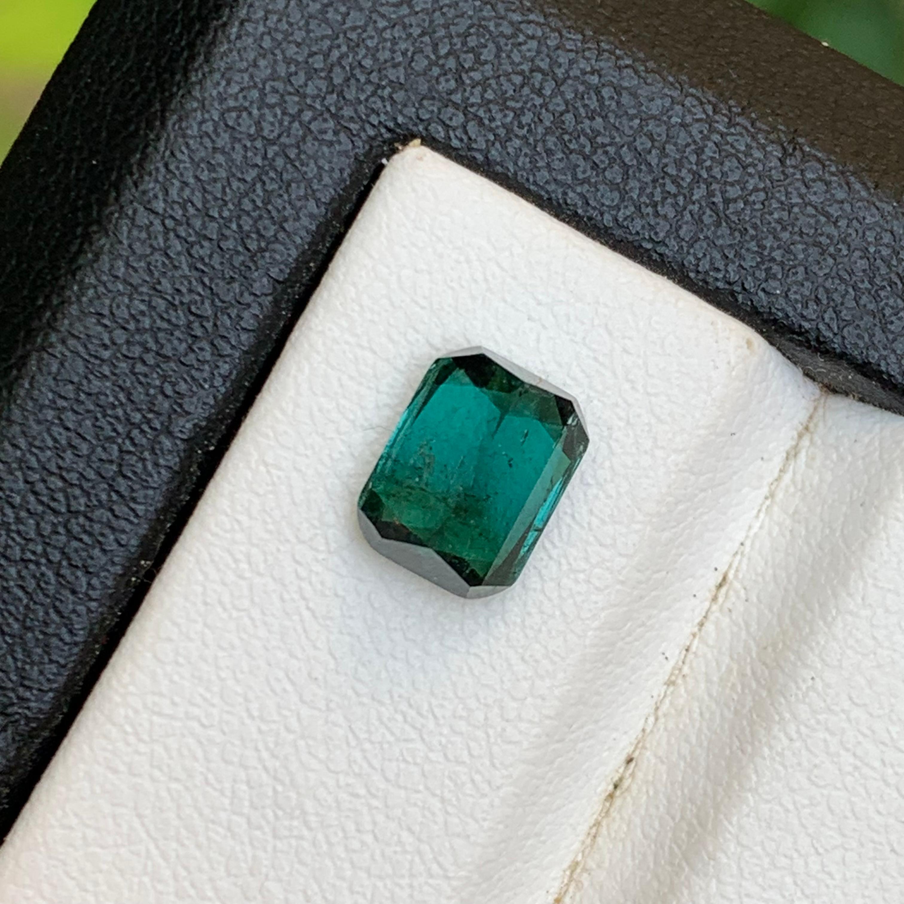 Bague en tourmaline naturelle vert bleuté, pierre précieuse non sertie de 2.12 carats, taille coussin Unisexe en vente