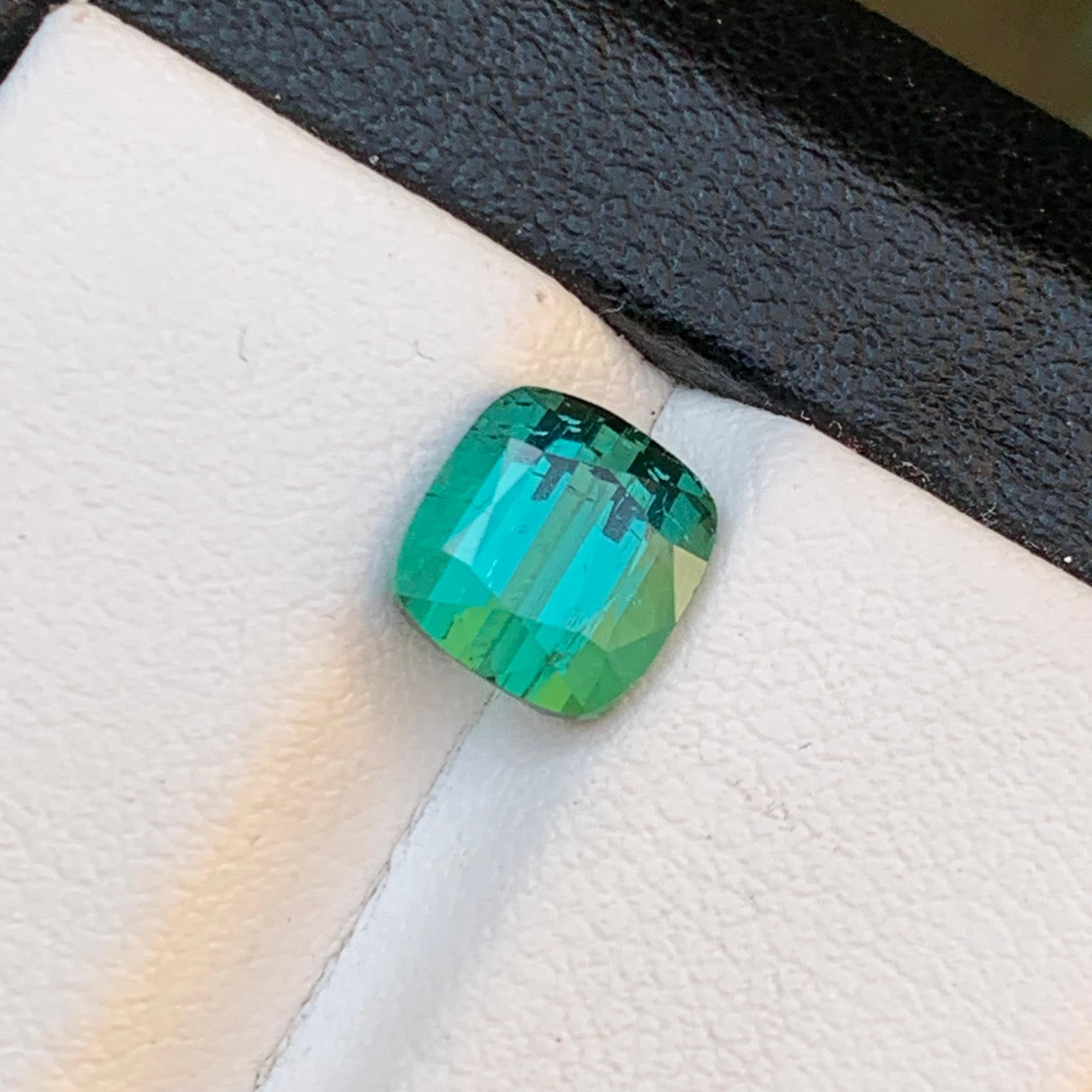 Gema suelta de turmalina natural verde azulada para anillo o cualquier otro engaste de joyería - ¡¡Corte de cojín!!

💎 TIPO DE PIEDRA PRECIOSA: Turmalina
⚖️ PESO: 2,15 Quilates
FORMA Y CORTE: Talla cojín
📏 TAMAÑO (MM): 7,26 x 6,93 x 5,35
🌈 COLOR: