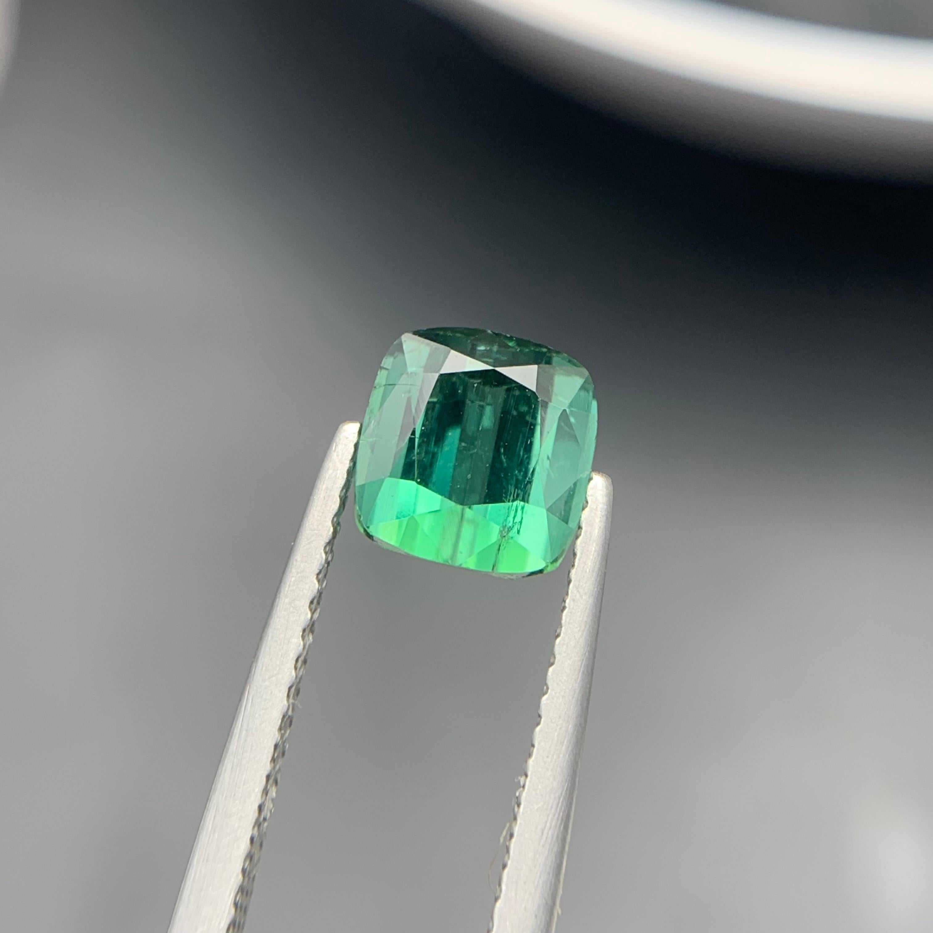 Anillo de turmalina natural verde azulada Piedra suelta 2,15 CT Joyería talla cojín Contemporáneo en venta