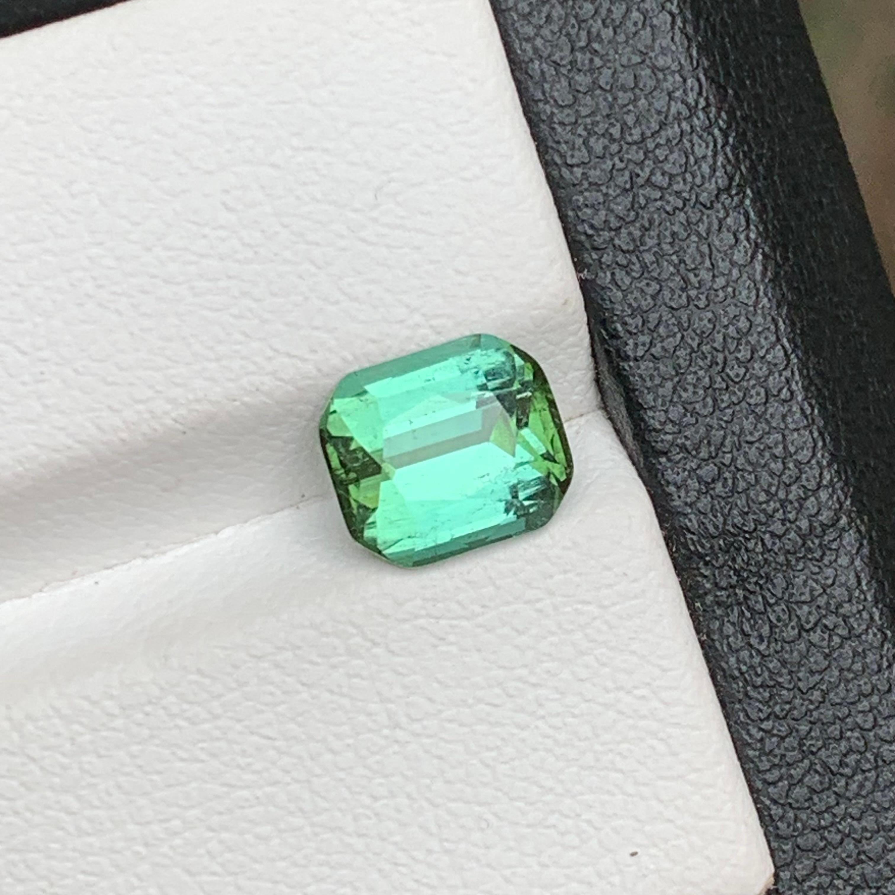 Bague en tourmaline naturelle vert bleuté, pierre précieuse non sertie de 2.20 carats, taille coussin en vente 4