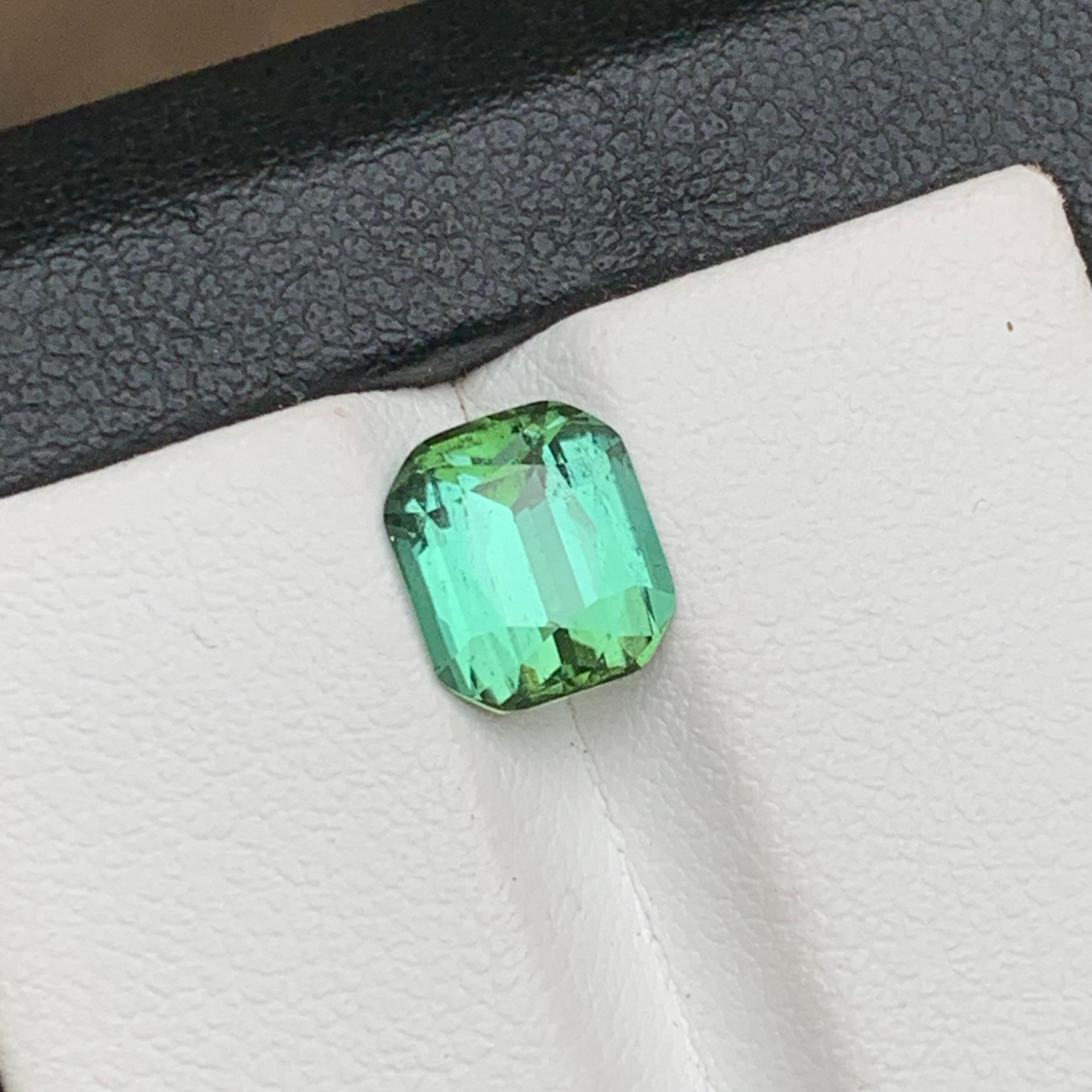 Bague en tourmaline naturelle vert bleuté, pierre précieuse non sertie de 2.20 carats, taille coussin Neuf - En vente à Peshawar, PK