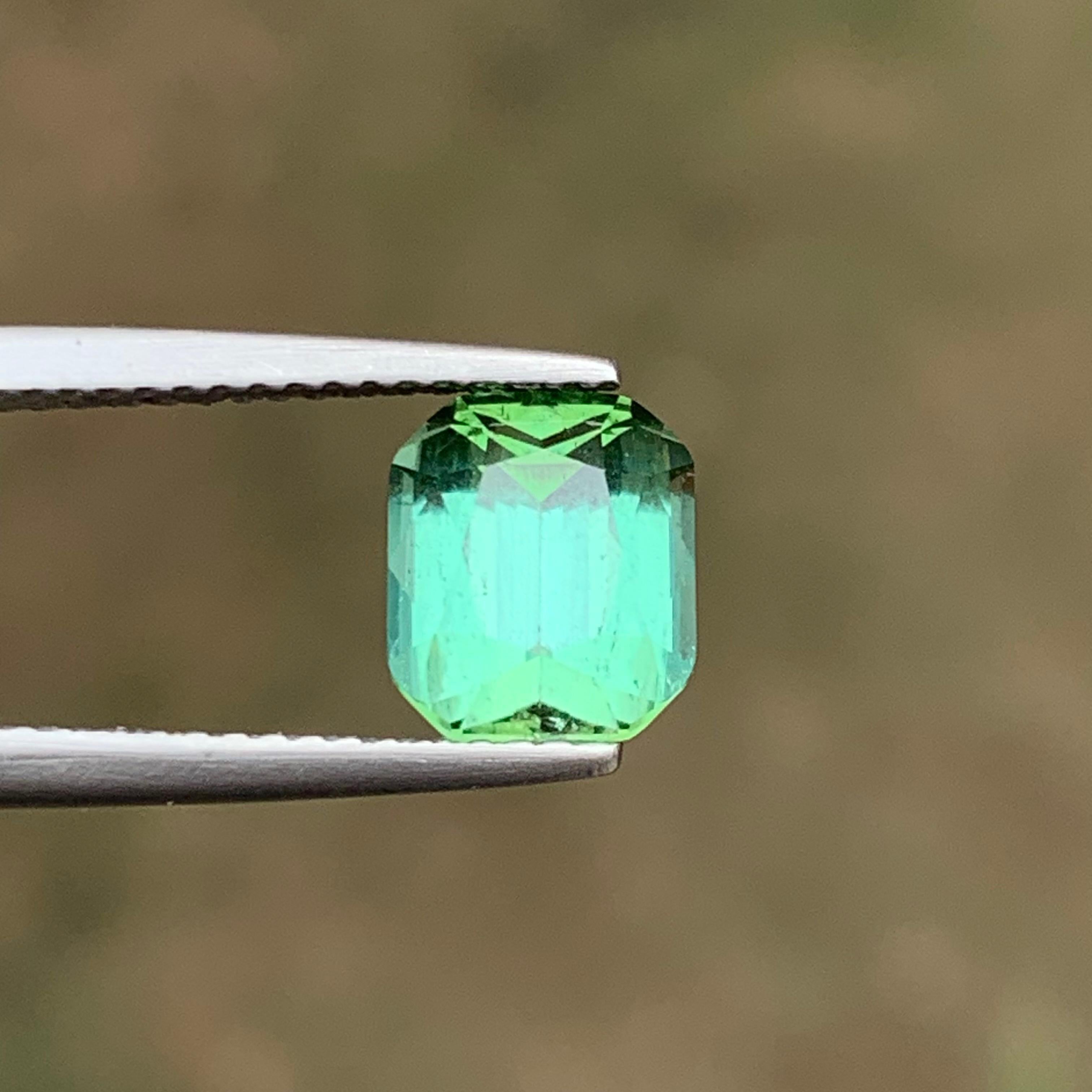 Bague en tourmaline naturelle vert bleuté, pierre précieuse non sertie de 2.20 carats, taille coussin Unisexe en vente