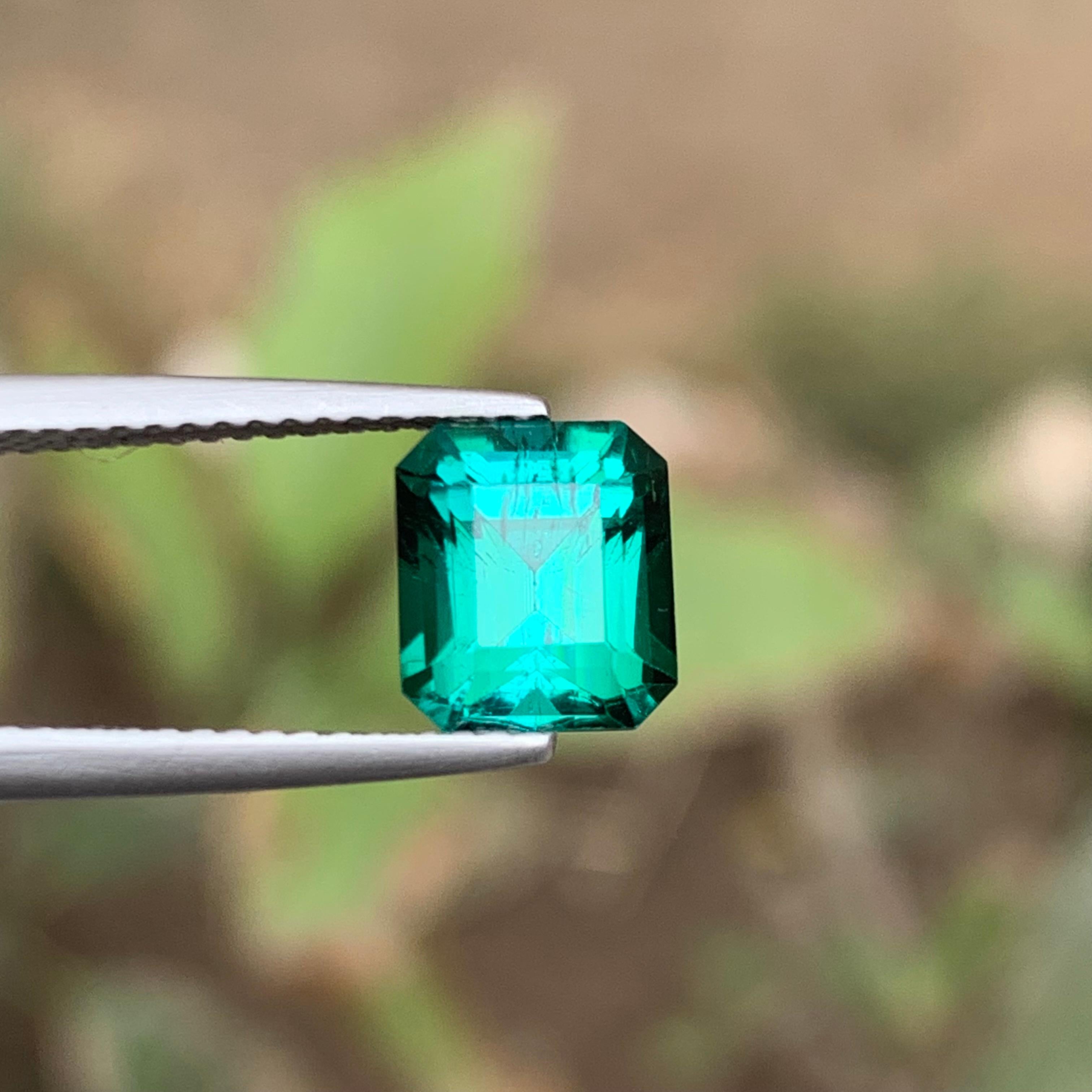 Contemporary Bluish Green Natural Tourmaline Ring Loose Gemstone 2.35 Ct Emerald Cut-Jewelry For Sale