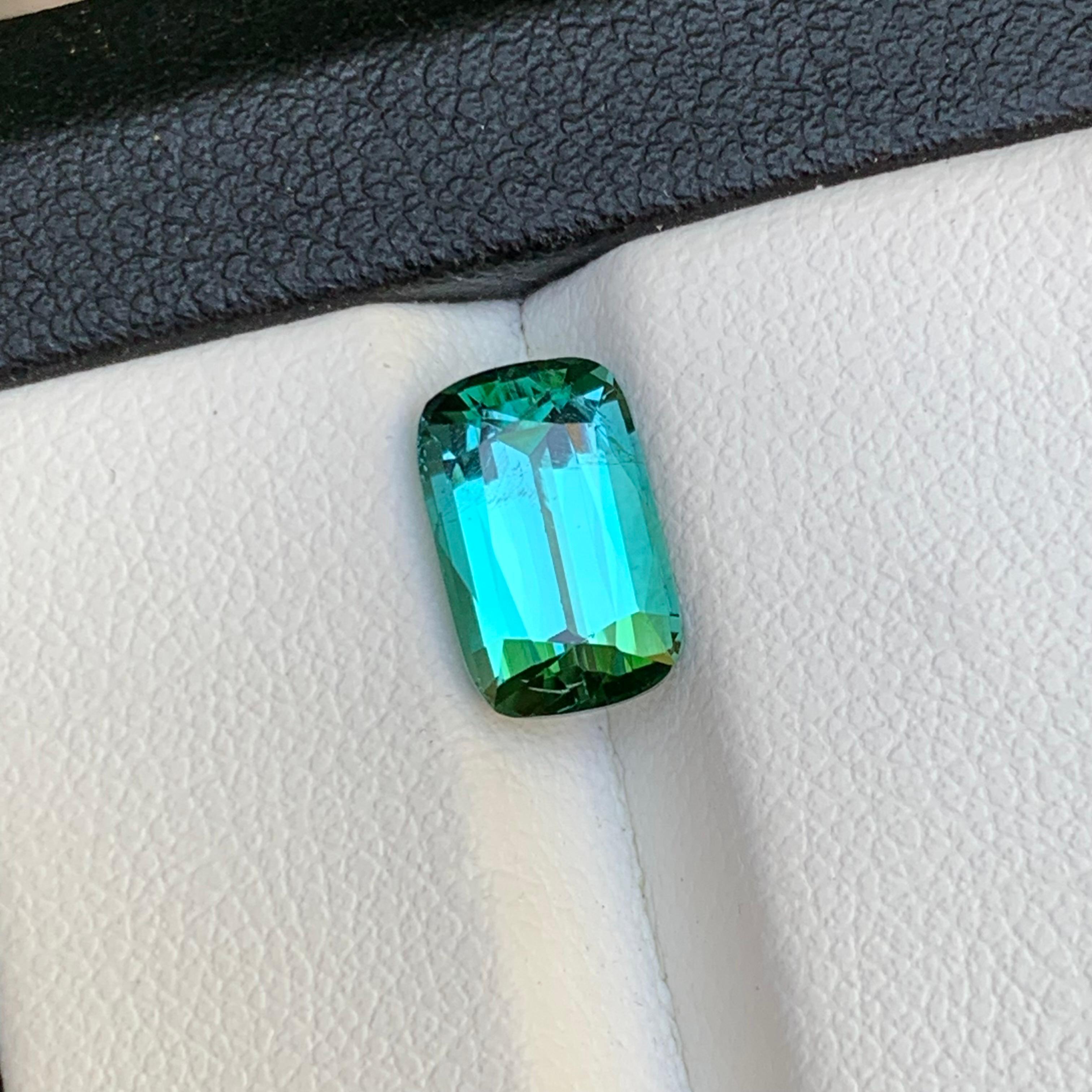 Bluish Green Natural Tourmaline Ring Loose Gemstone 2.40 Ct Cushion Cut-Jewelry In New Condition For Sale In Peshawar, PK